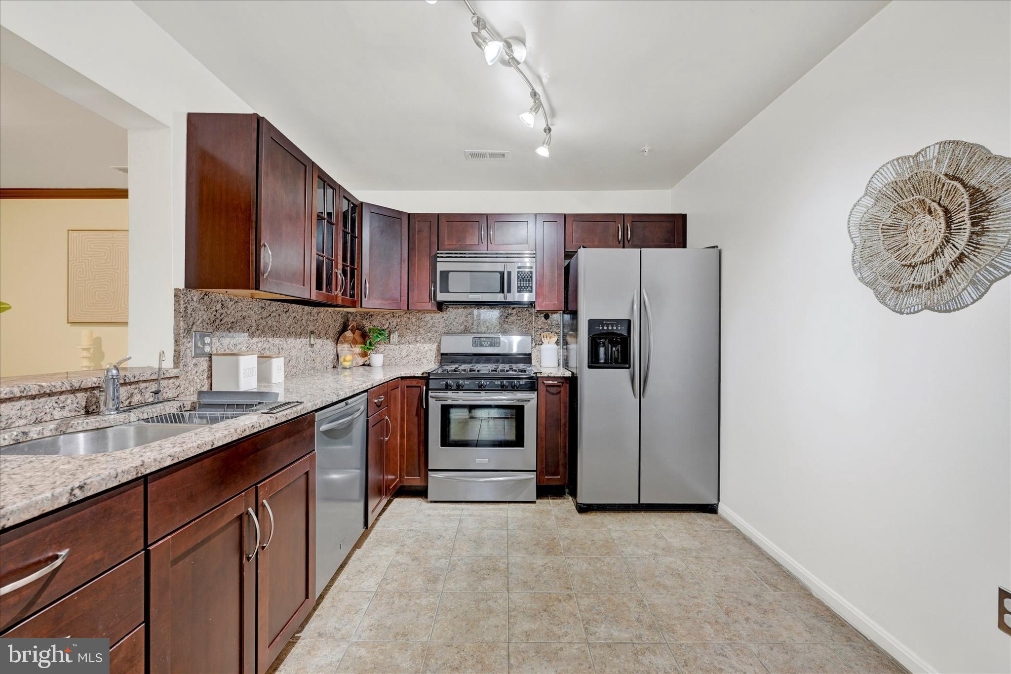 FALLS GABLE - Residential