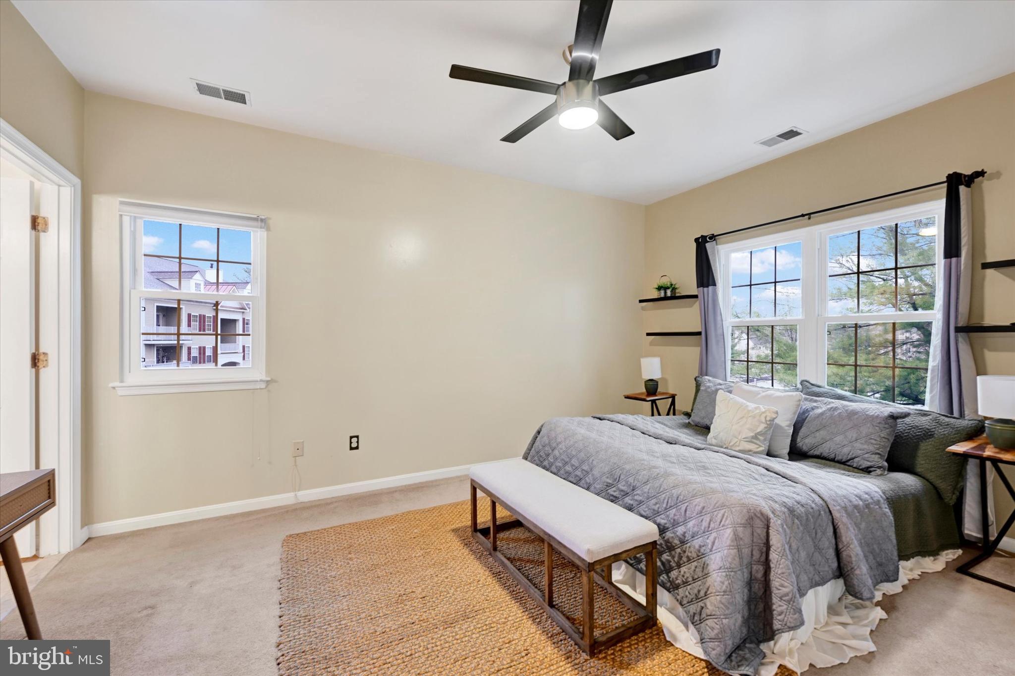 FALLS GABLE - Residential