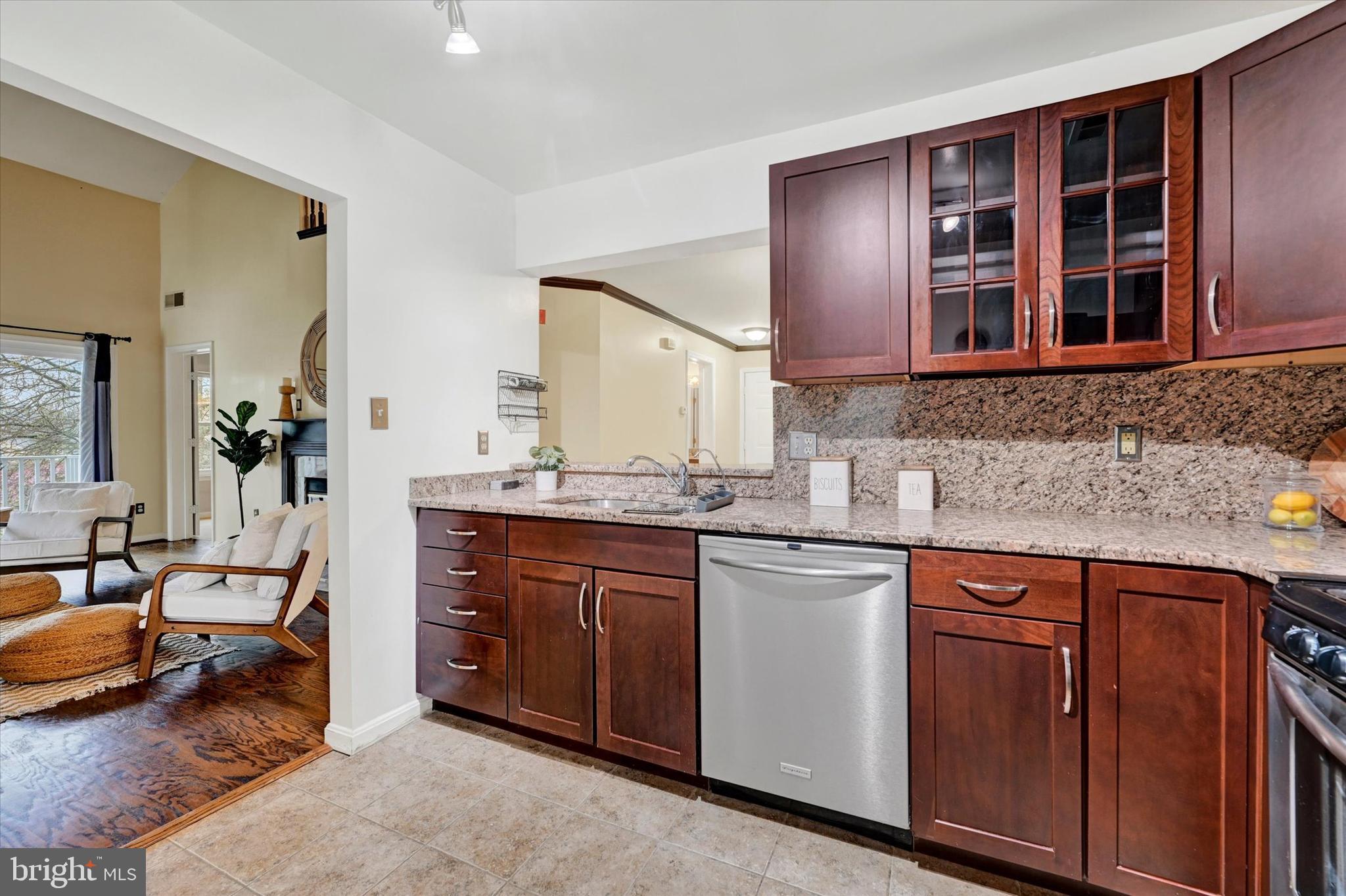 FALLS GABLE - Residential