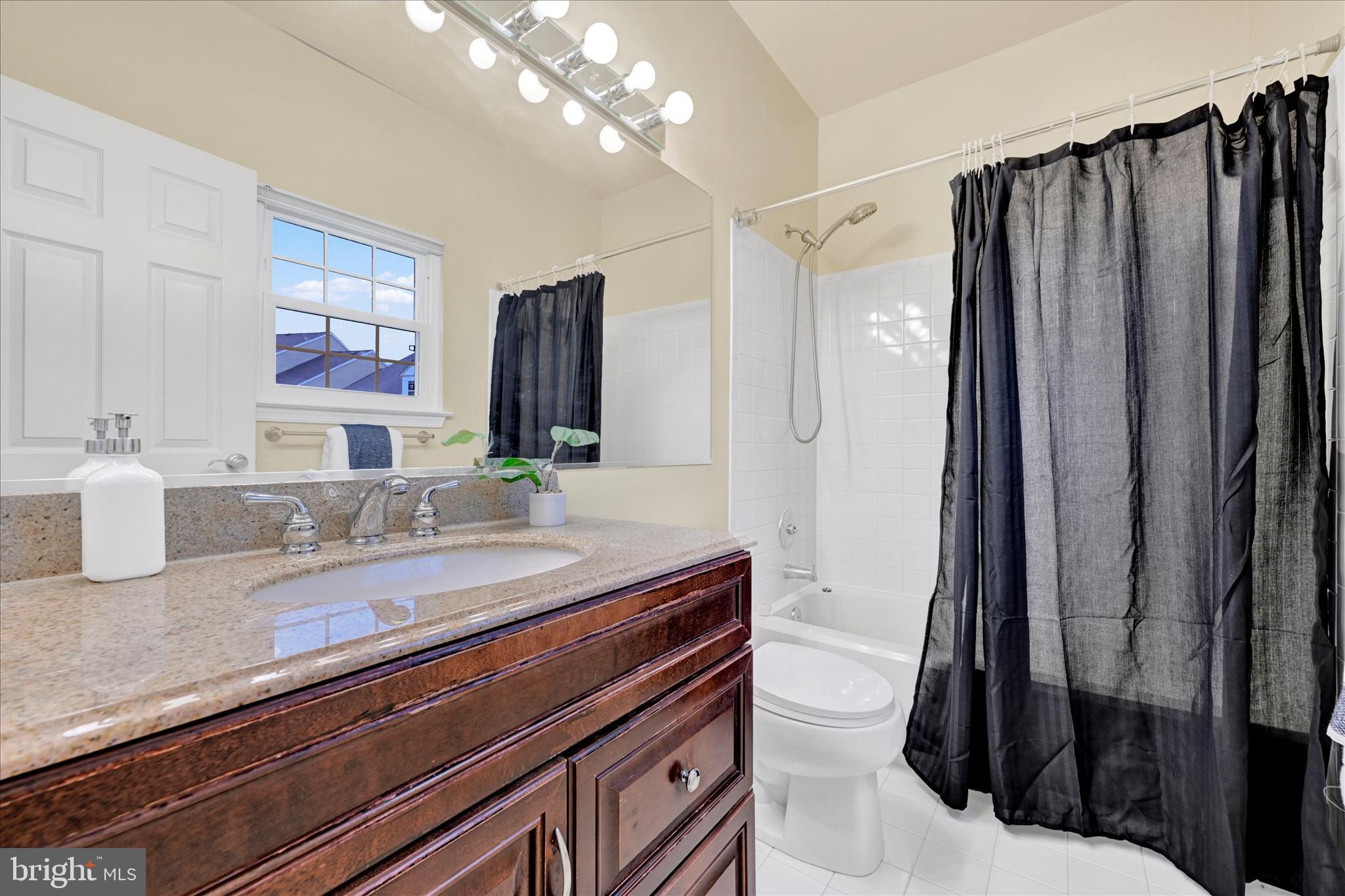 FALLS GABLE - Residential