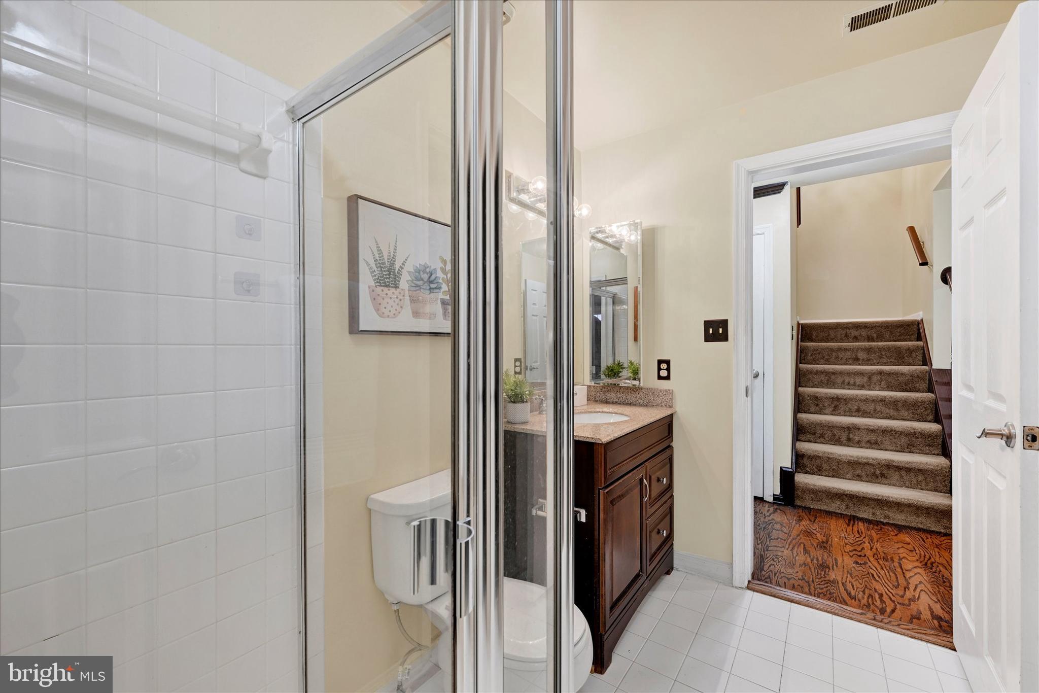 FALLS GABLE - Residential