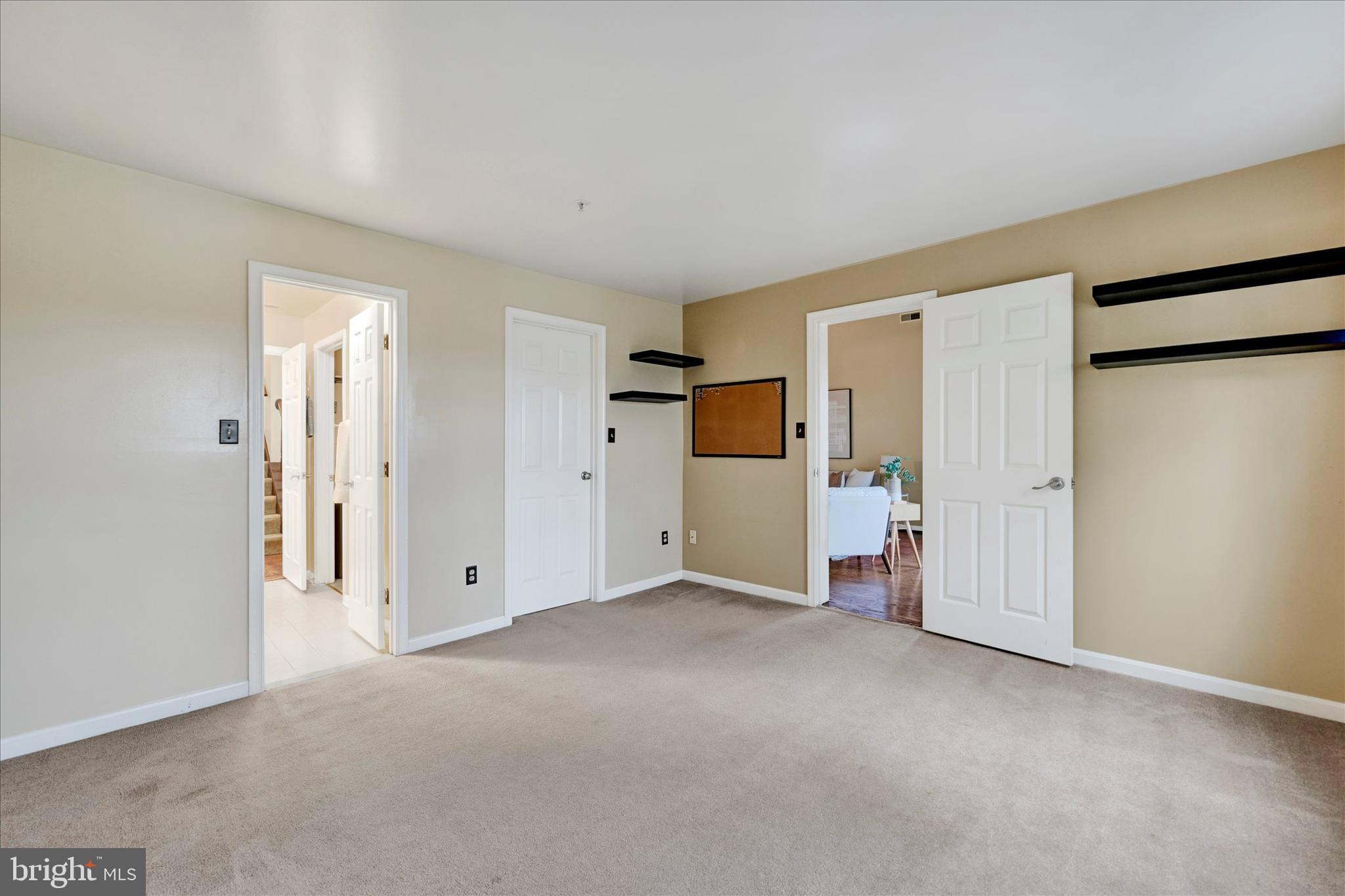 FALLS GABLE - Residential