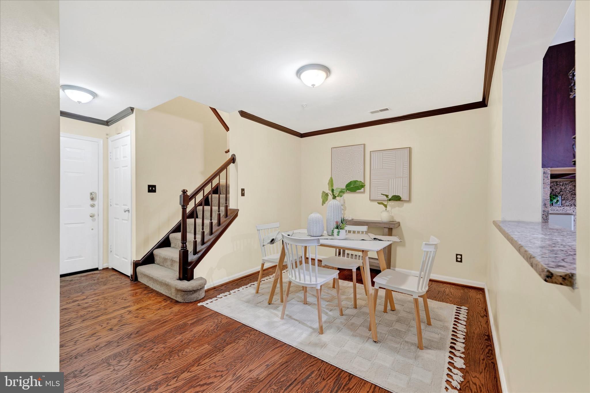 FALLS GABLE - Residential