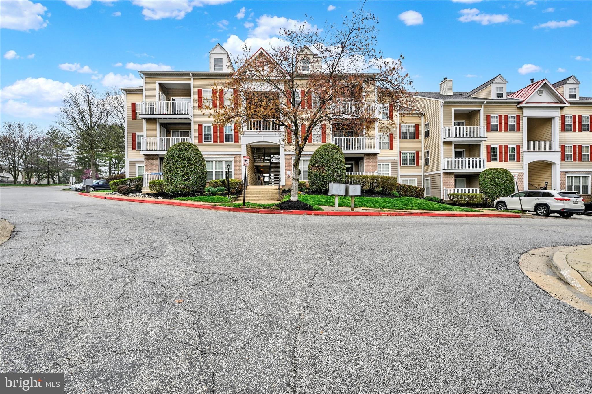 FALLS GABLE - Residential