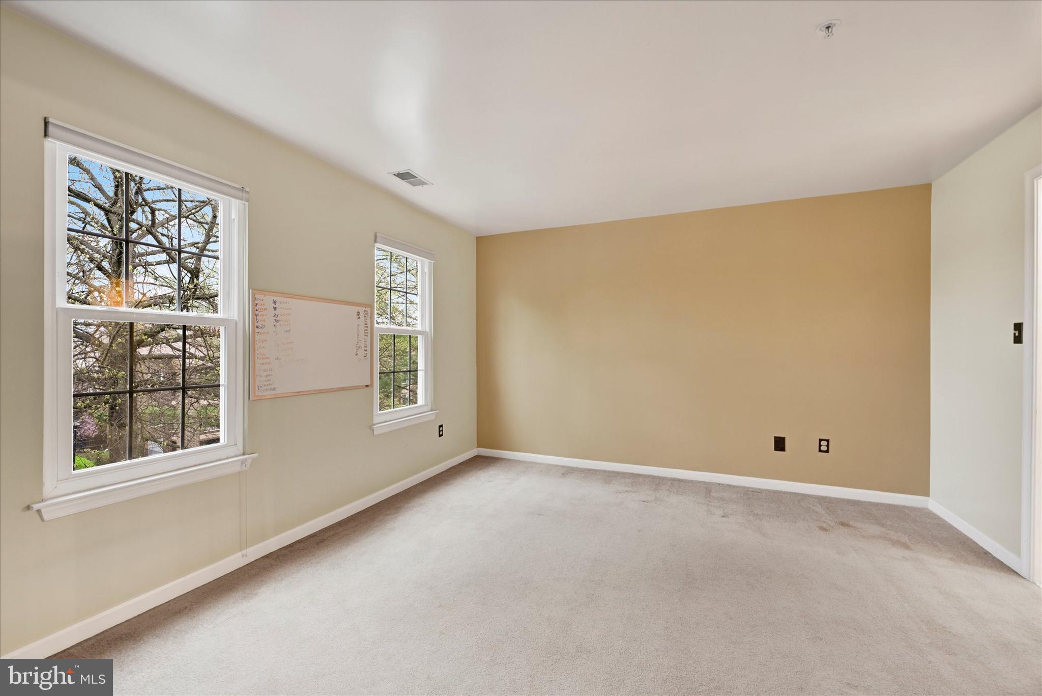 FALLS GABLE - Residential