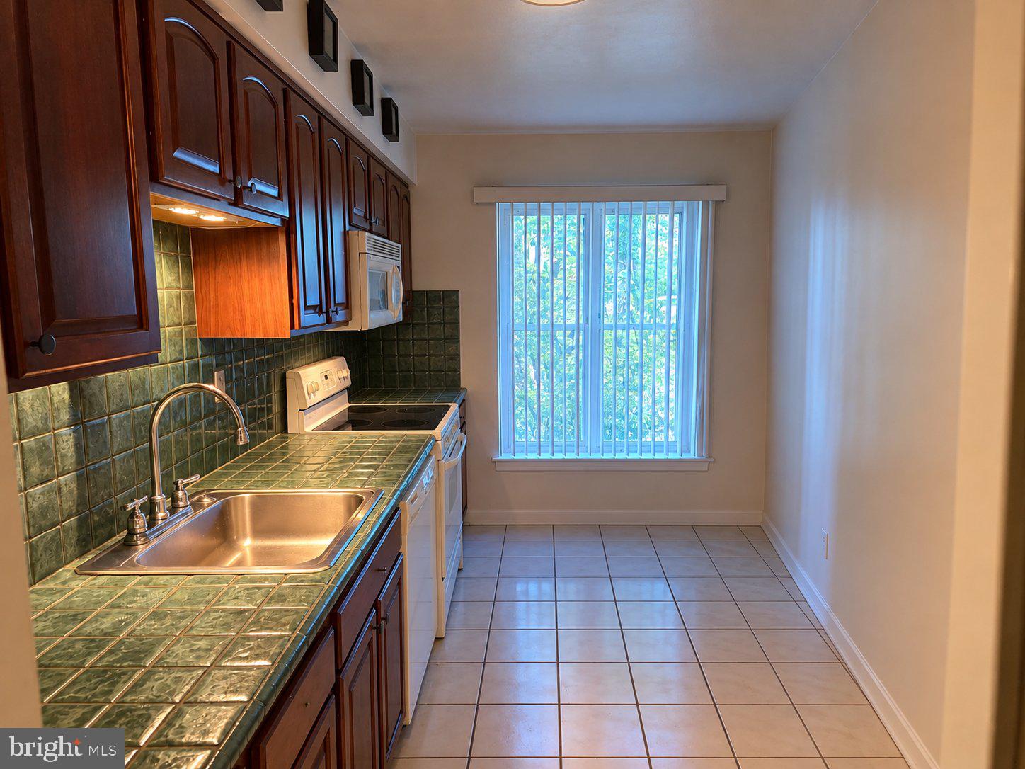 627 JAEGER COURT