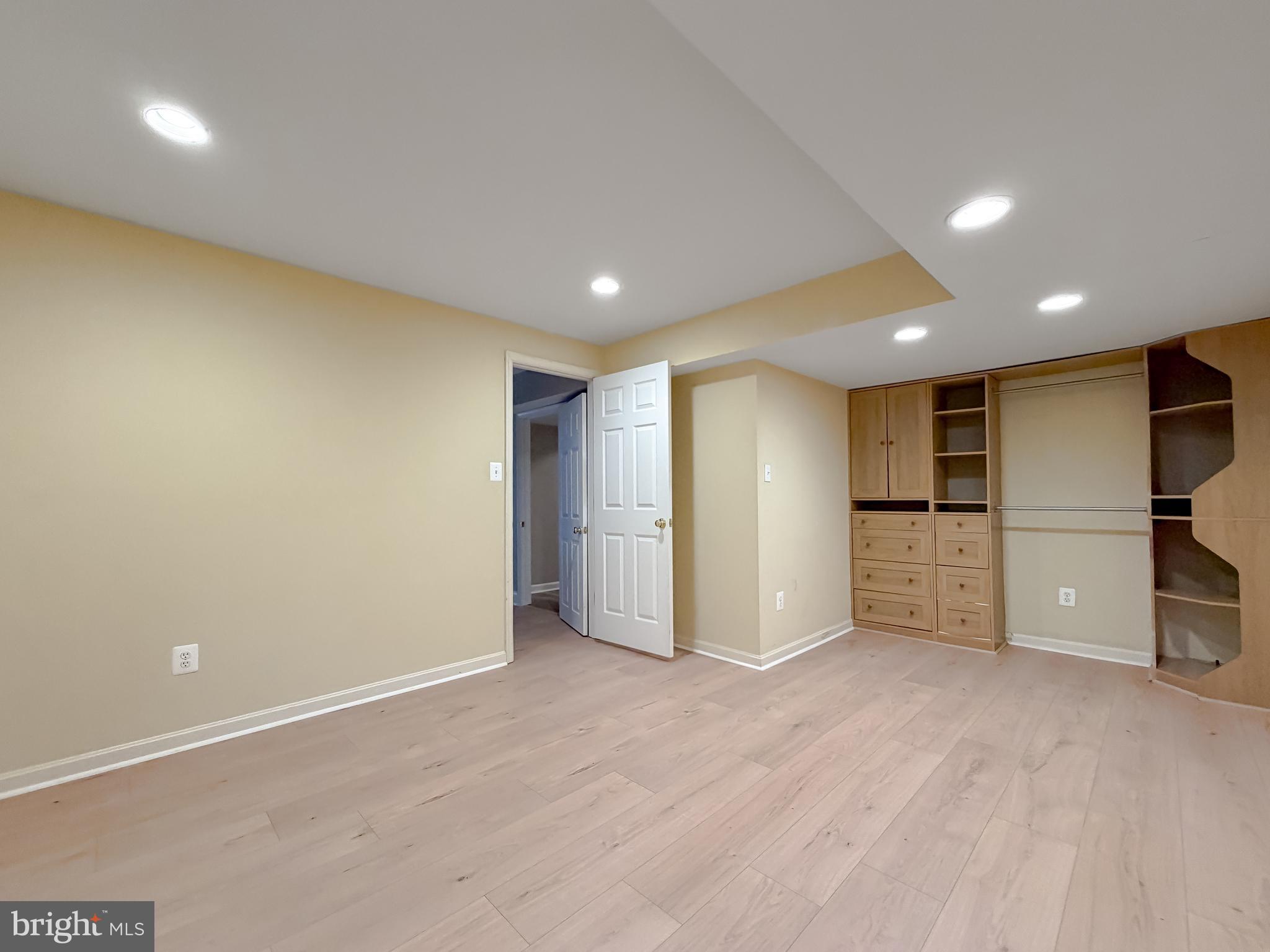 KINGSTON ESTATES - Residential