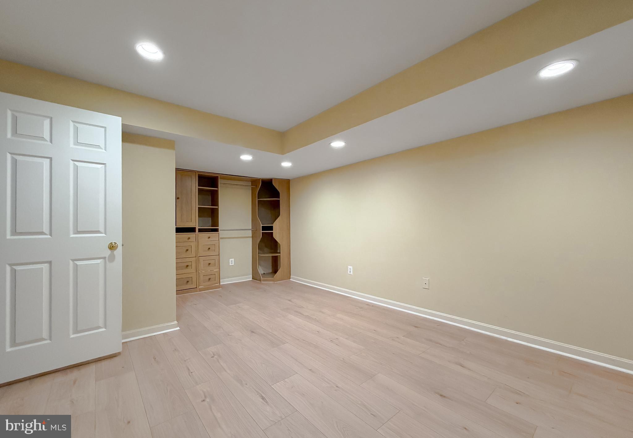 KINGSTON ESTATES - Residential