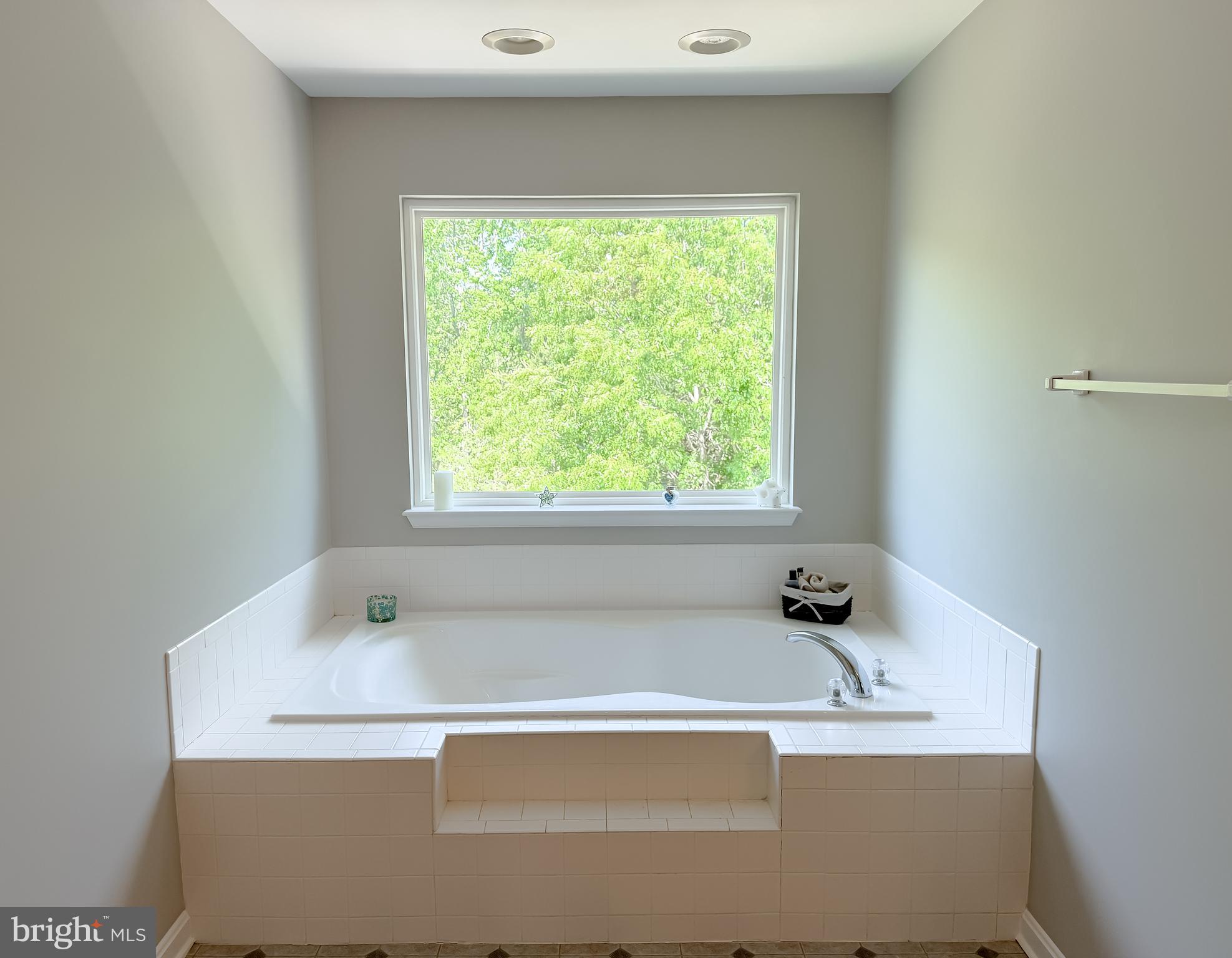 KINGSTON ESTATES - Residential