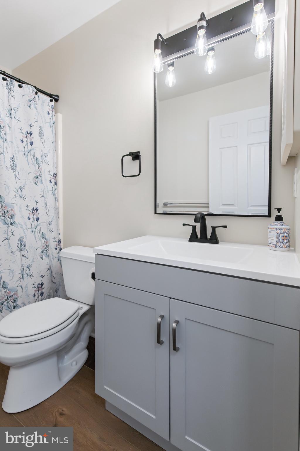 NEW  HOLLAND - Residential