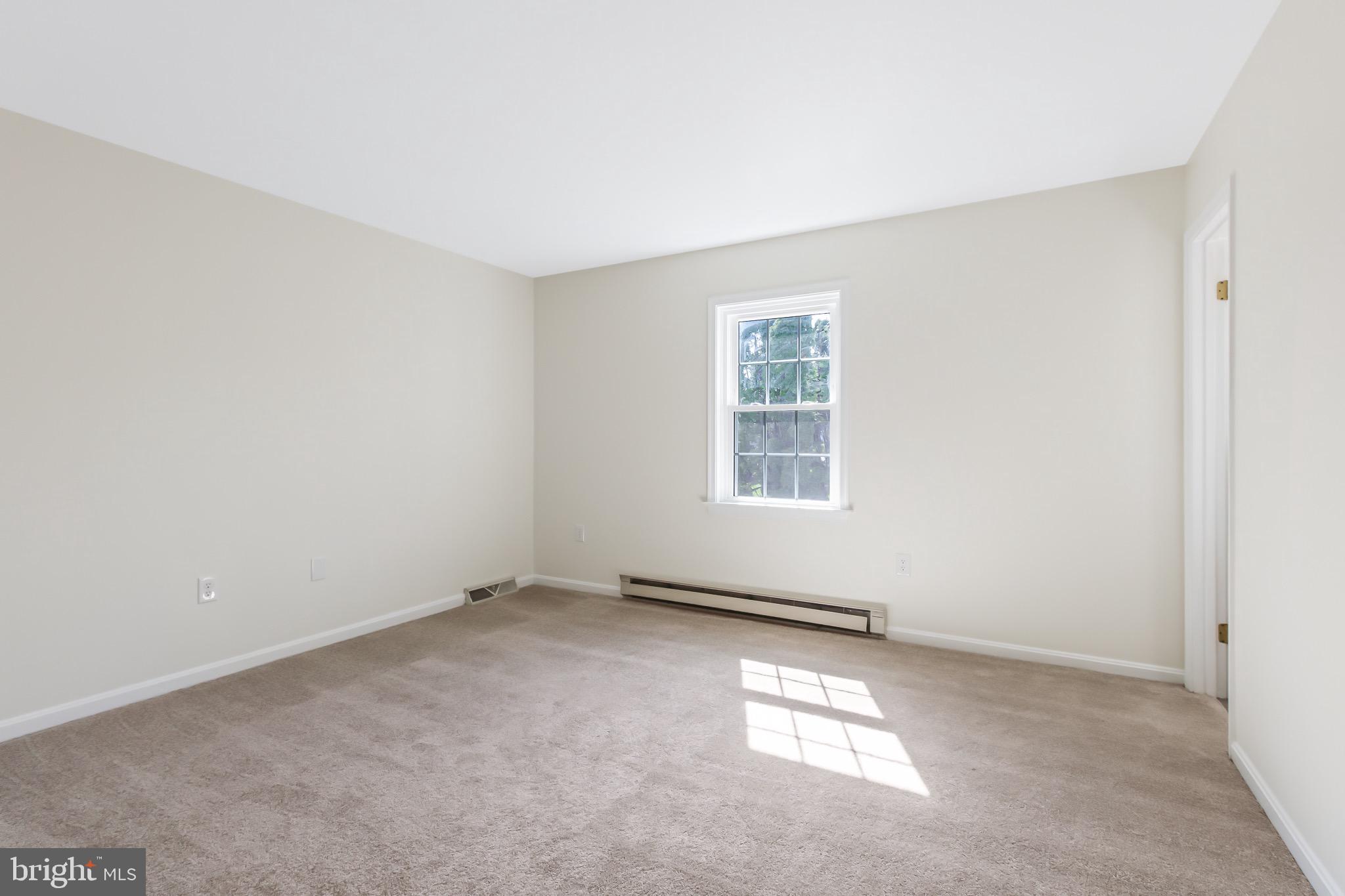 NEW  HOLLAND - Residential