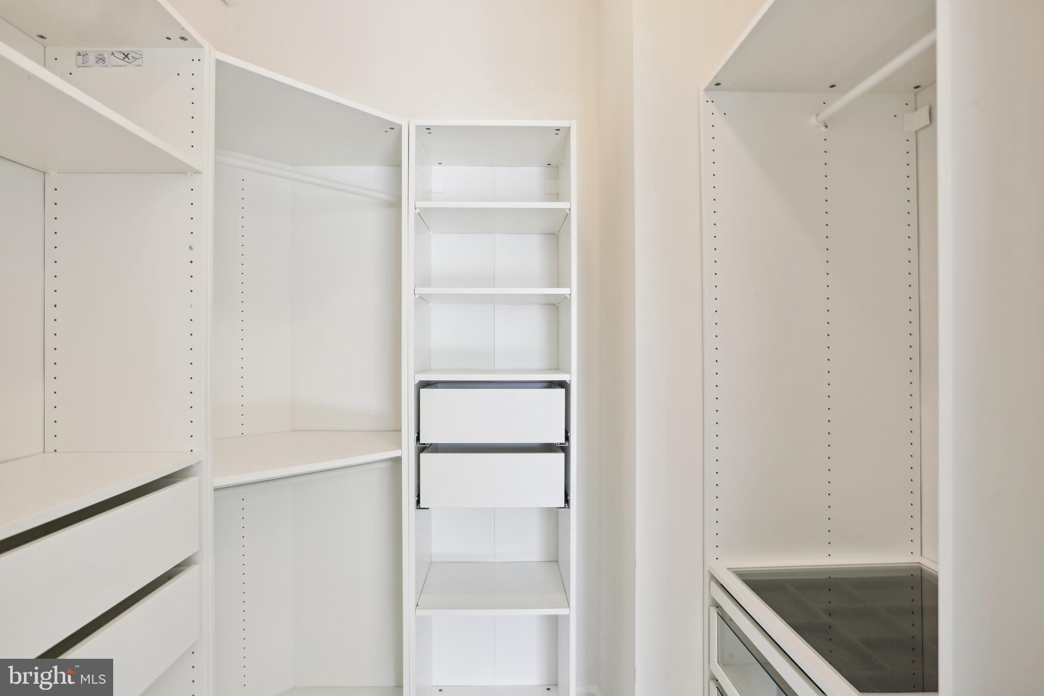 TURNBERRY COURTS AT LEIS - Residential