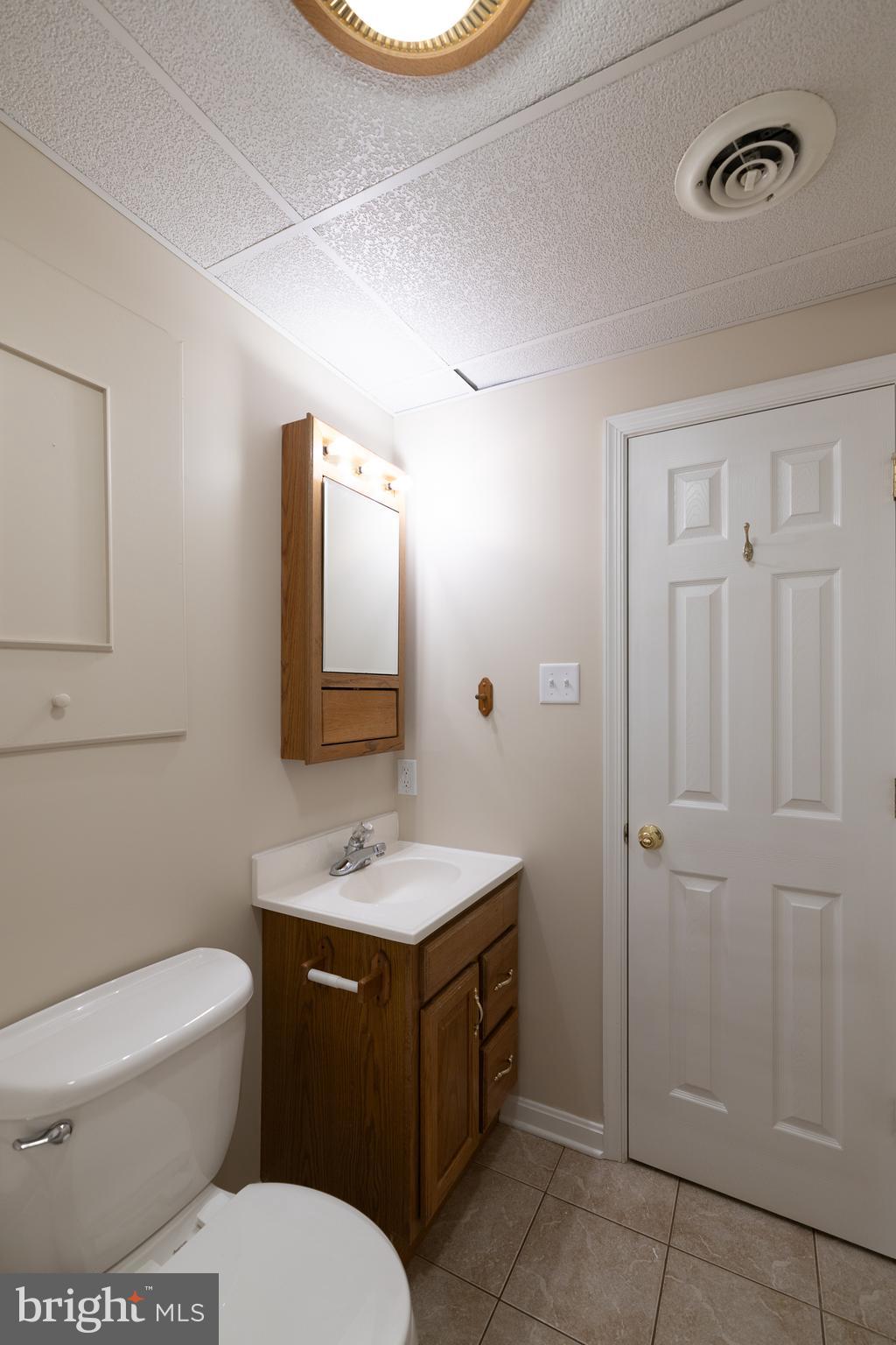 TUDOR SQUARE - Residential