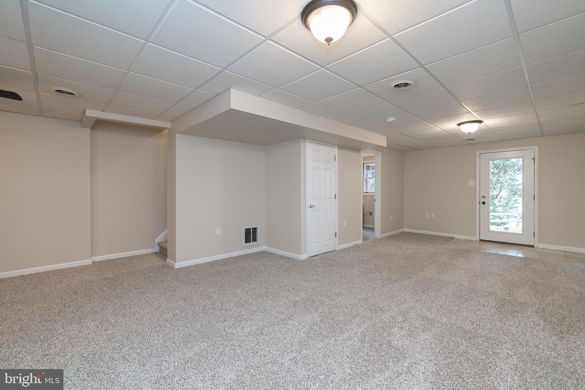 TUDOR SQUARE - Residential