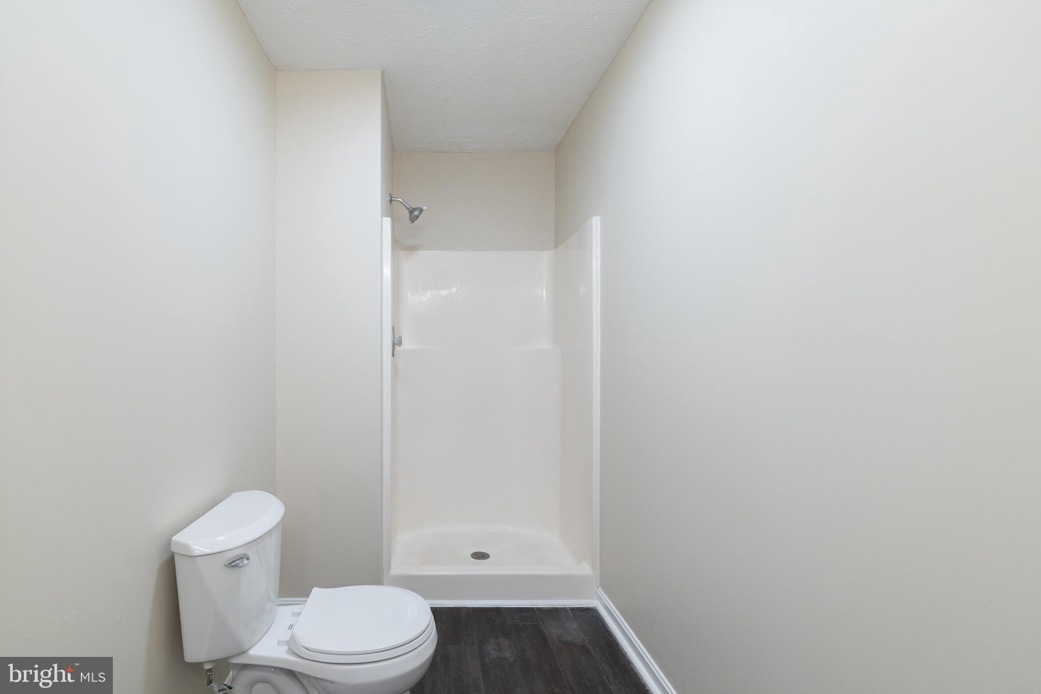 TUDOR SQUARE - Residential