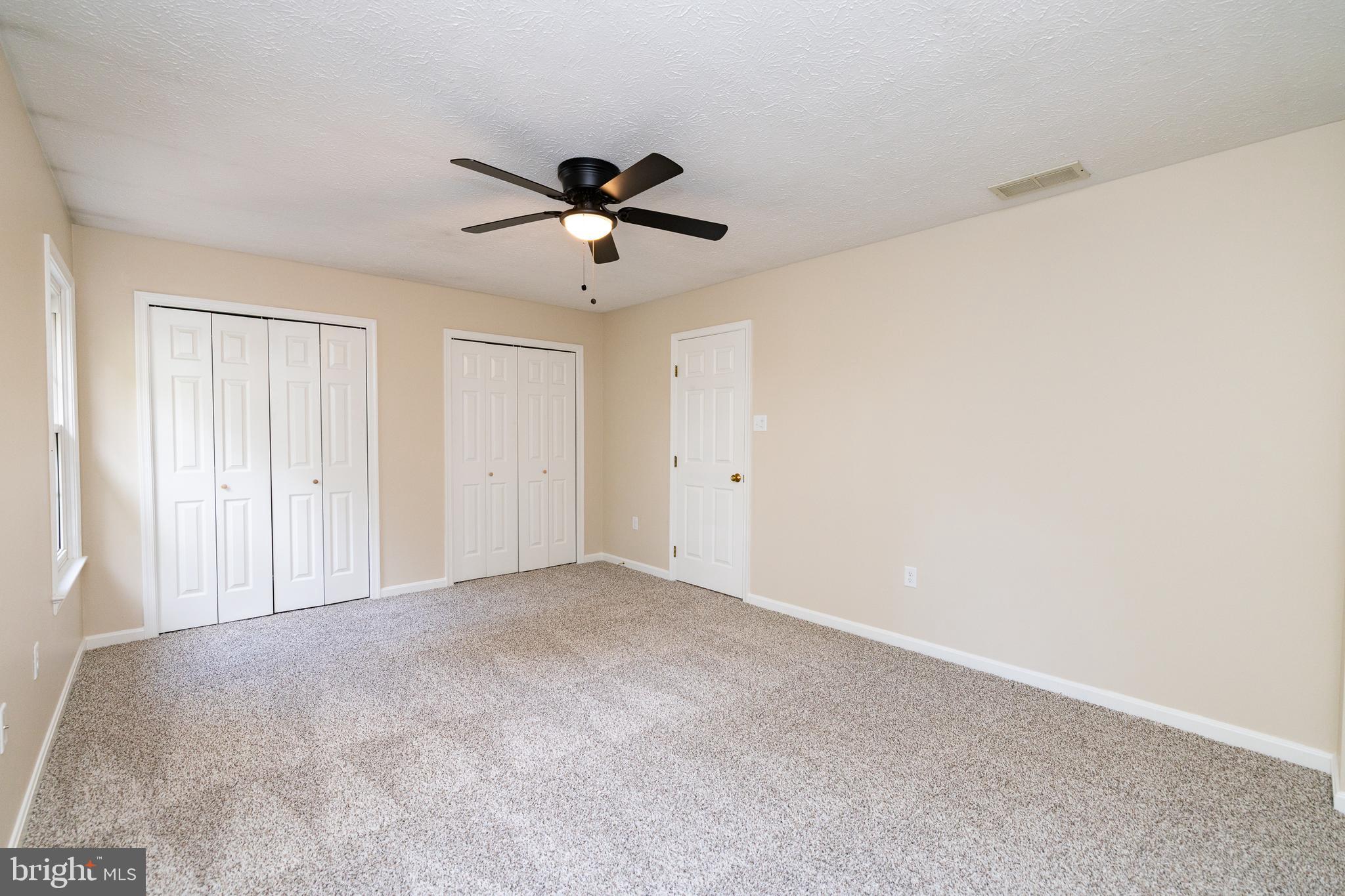 TUDOR SQUARE - Residential