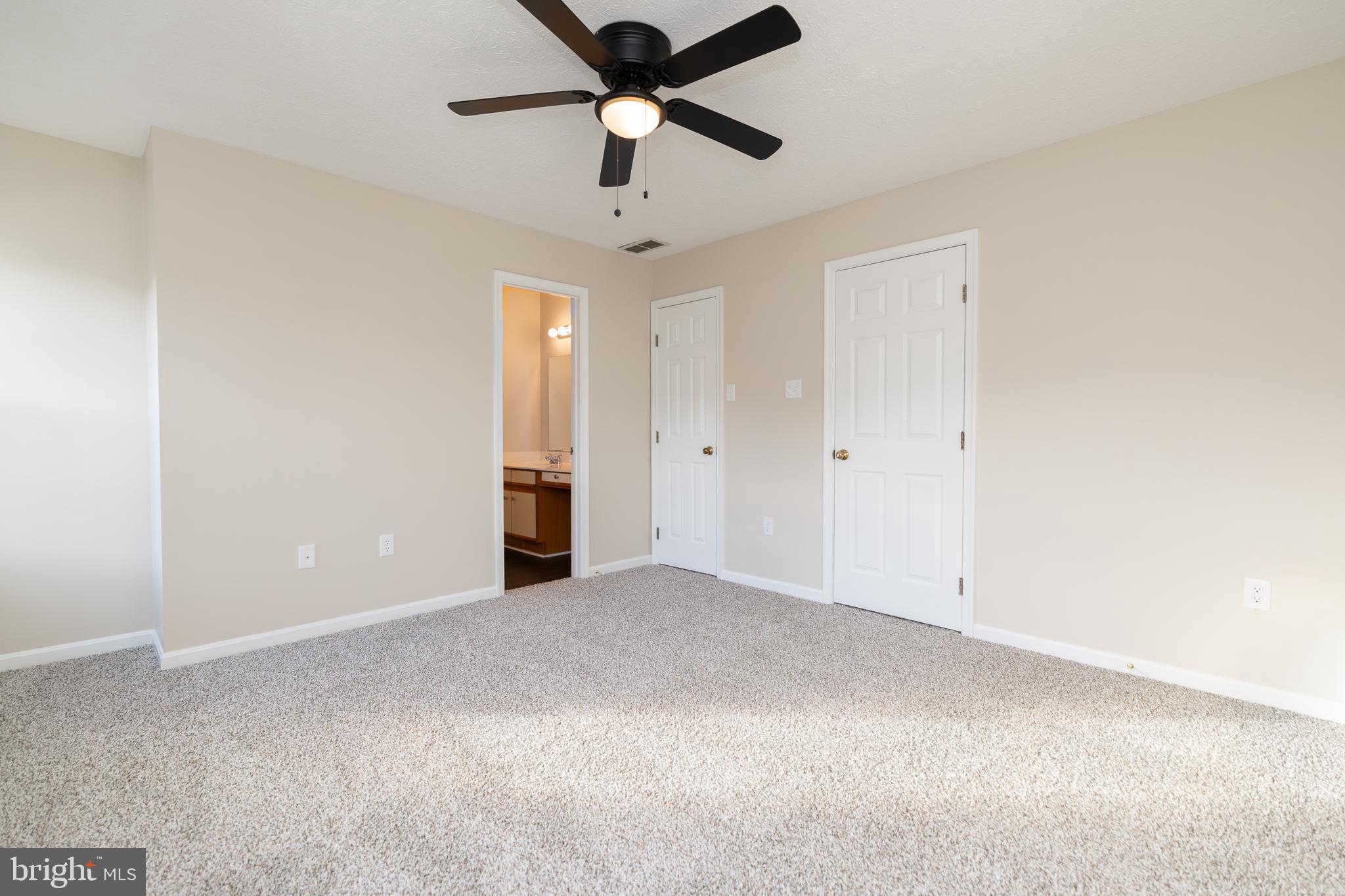 TUDOR SQUARE - Residential