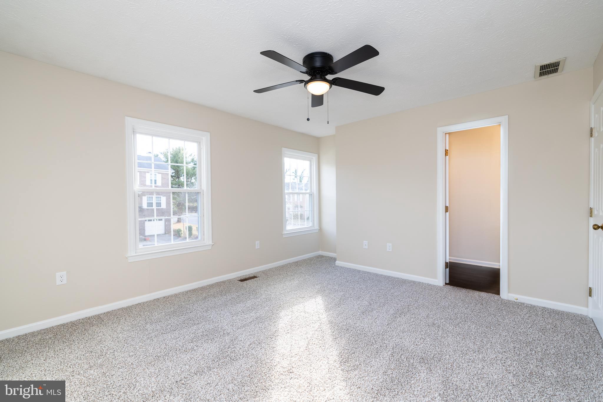 TUDOR SQUARE - Residential