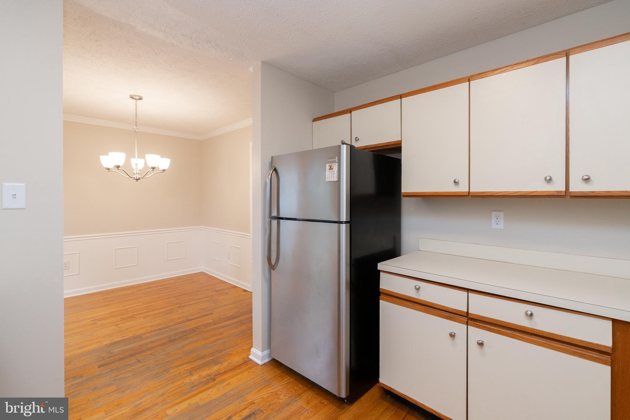 TUDOR SQUARE - Residential