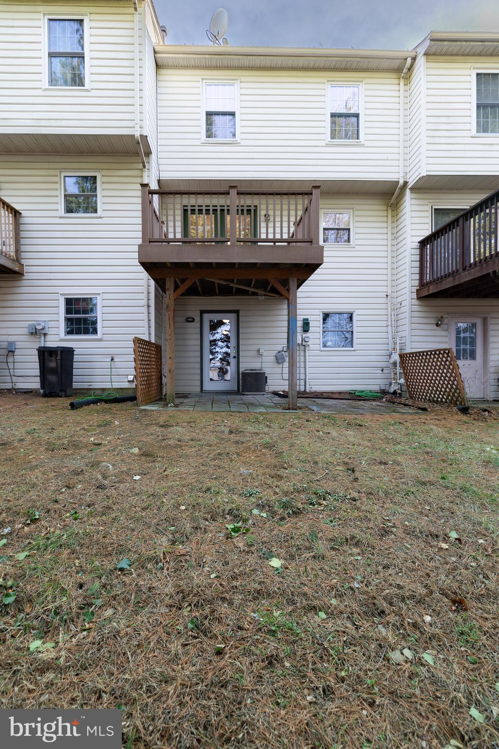 TUDOR SQUARE - Residential