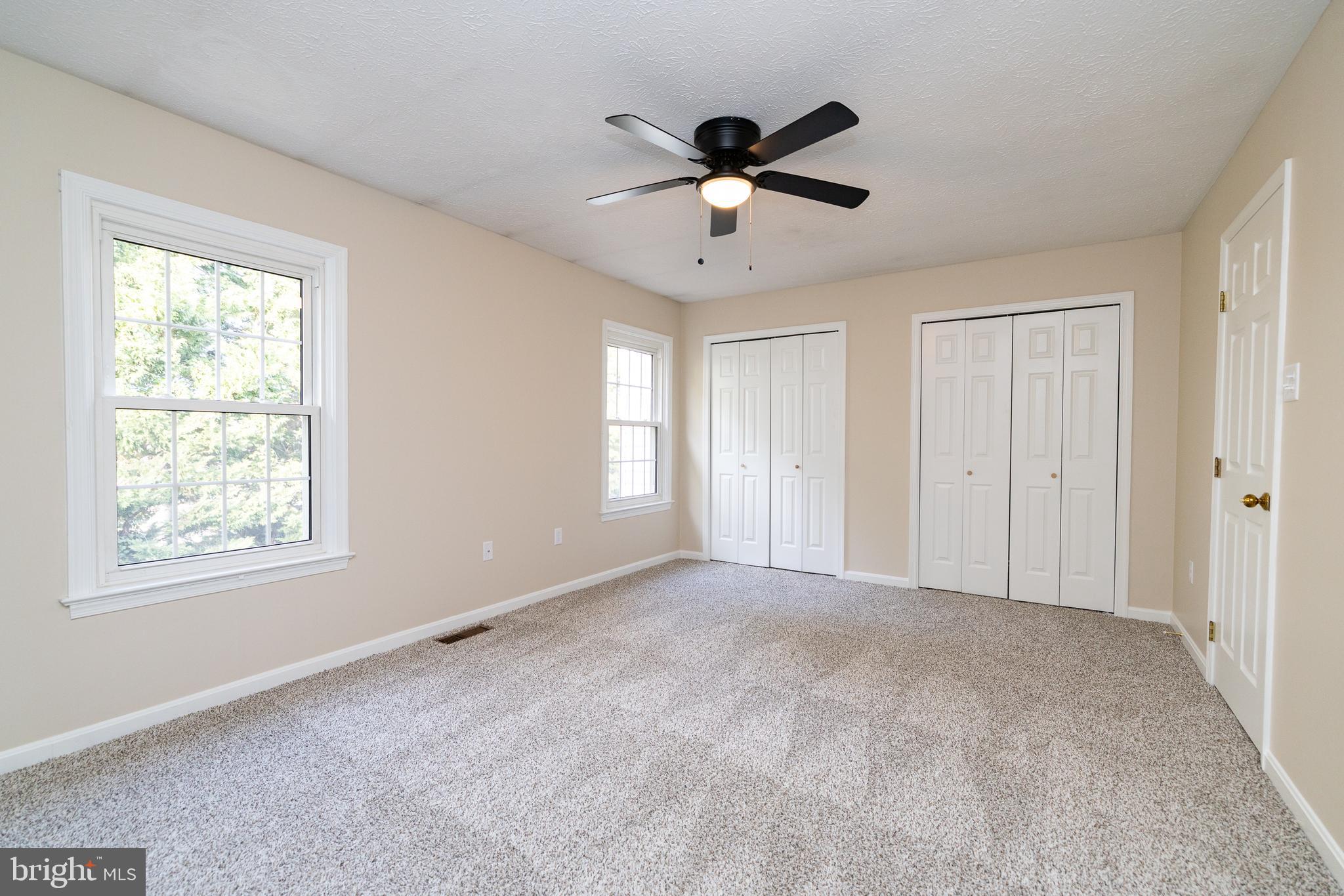 TUDOR SQUARE - Residential