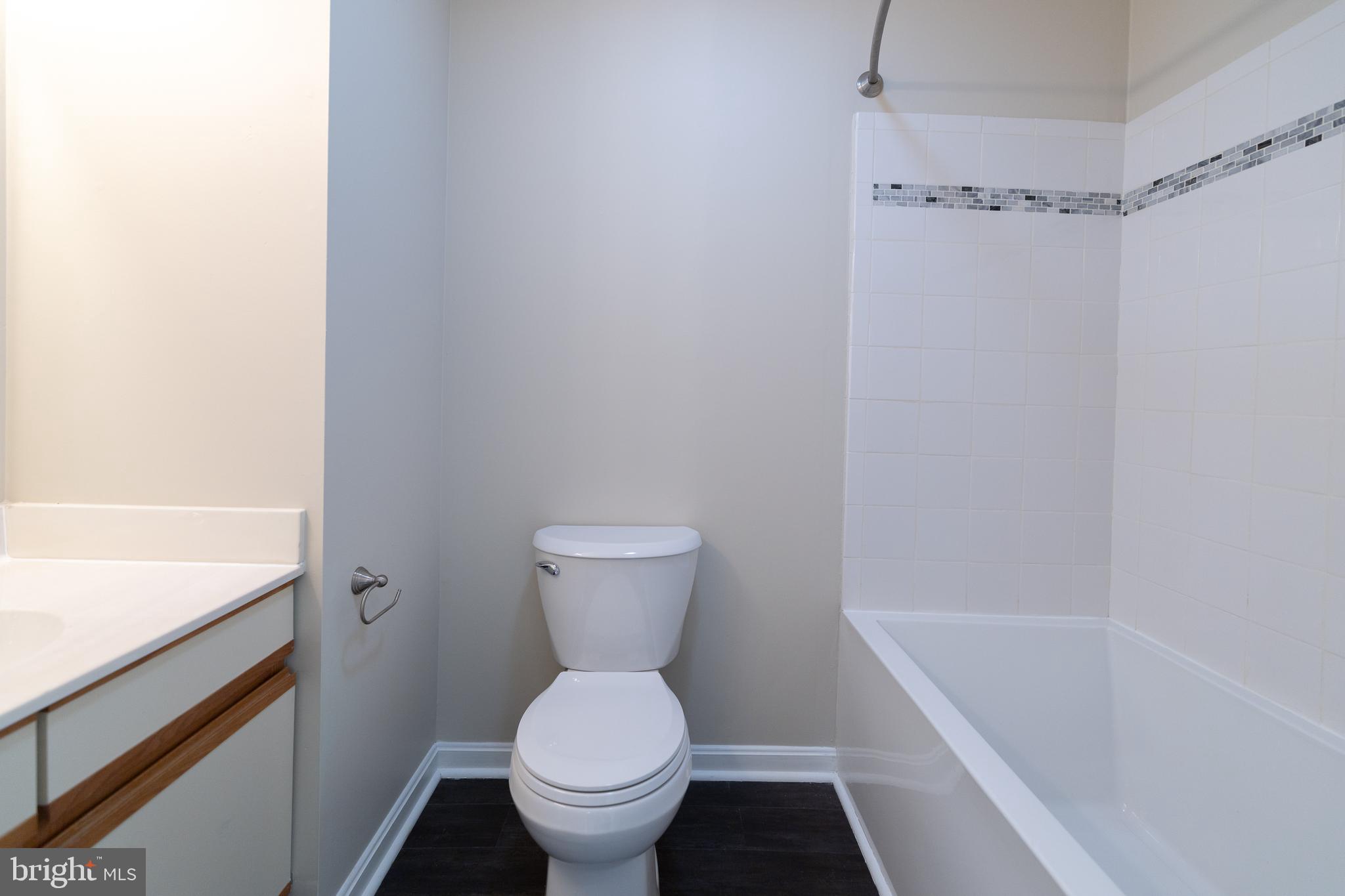 TUDOR SQUARE - Residential