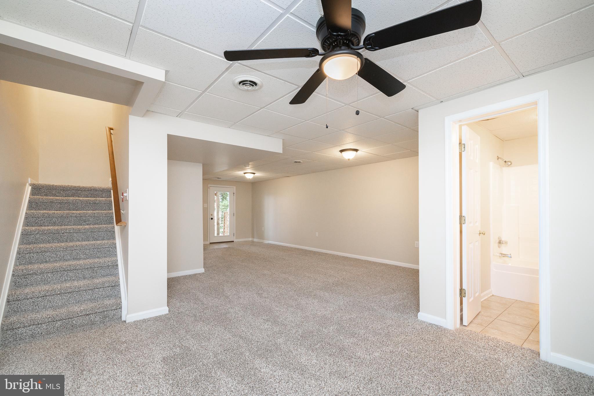 TUDOR SQUARE - Residential