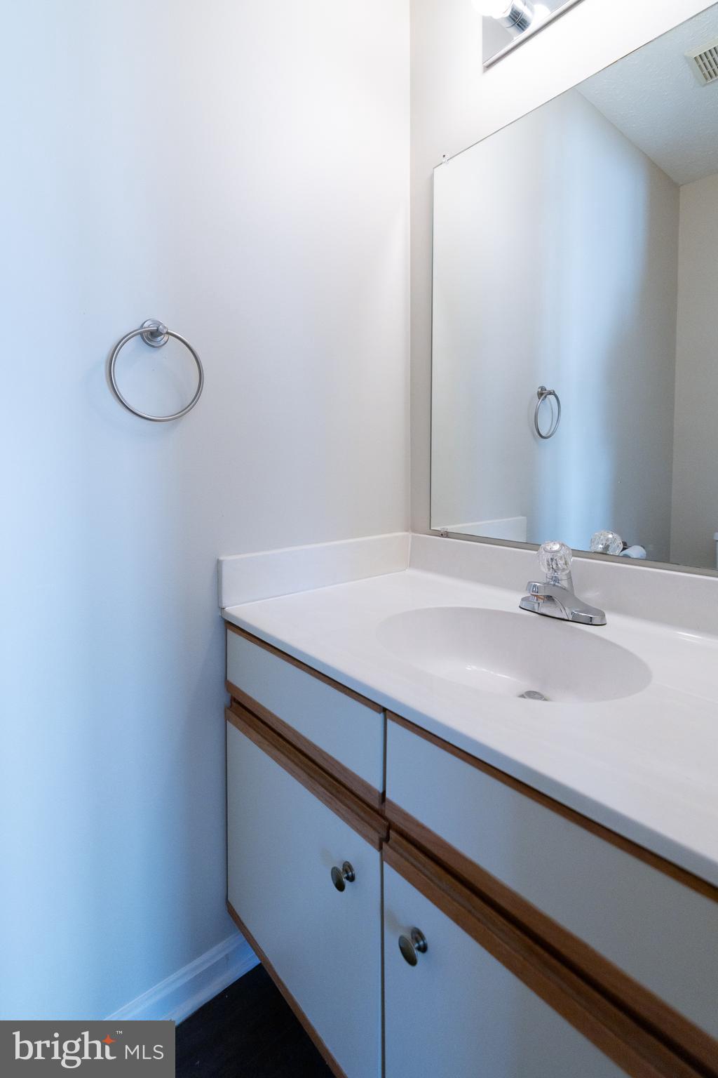 TUDOR SQUARE - Residential