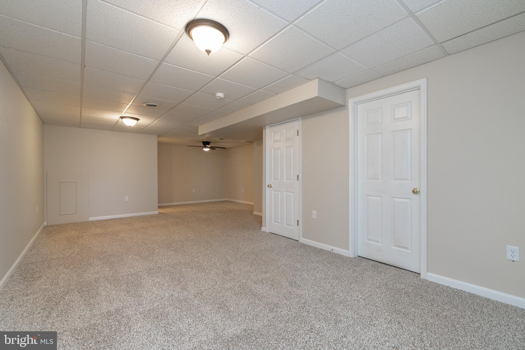 TUDOR SQUARE - Residential