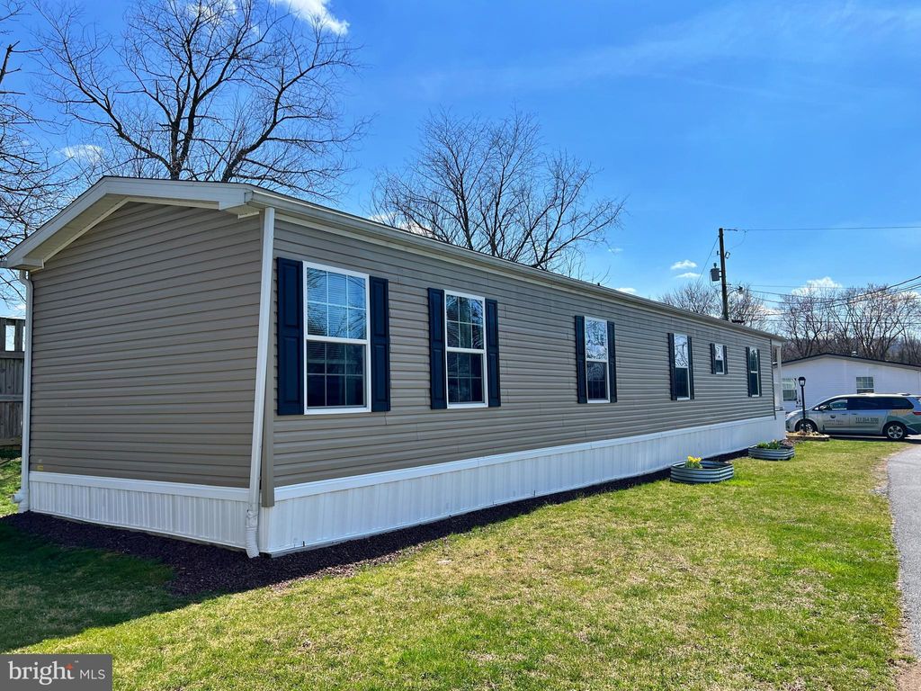 Photo of 337 DON DR, NEW HOLLAND, PA 17557 (MLS # PALA2032552)