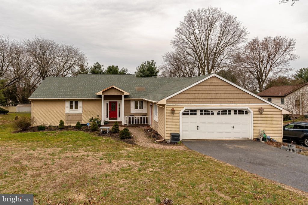 Photo of 264 OLD DELP RD, LANCASTER, PA 17601 (MLS # PALA2030642)