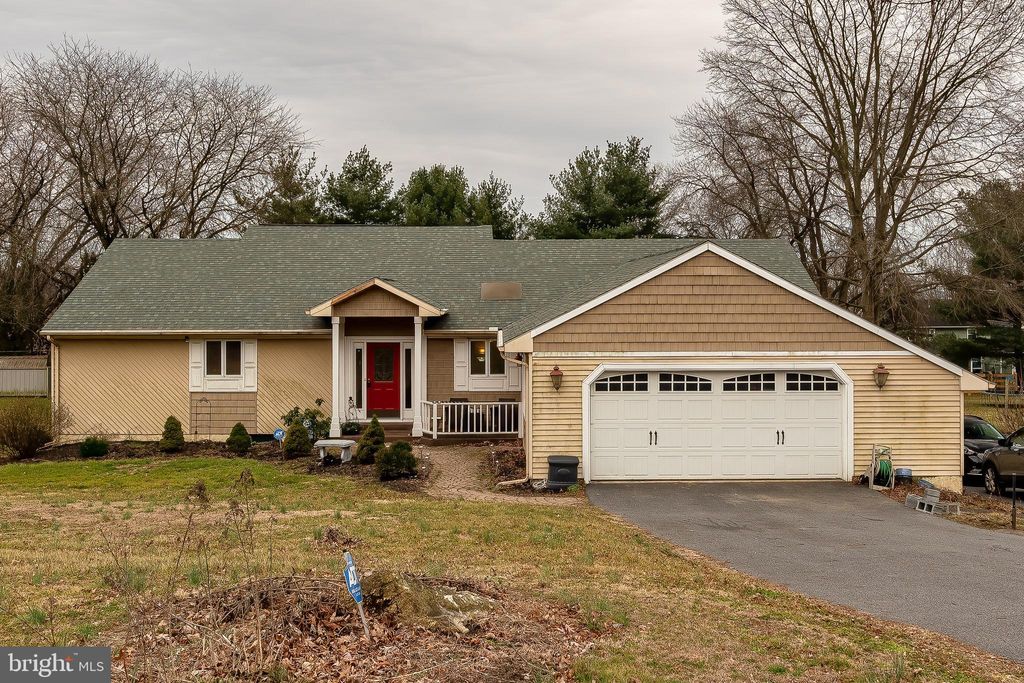 Photo of 264 OLD DELP RD, LANCASTER, PA 17601 (MLS # PALA2030642)