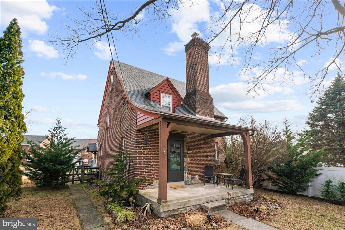207 HANLEY PLACE