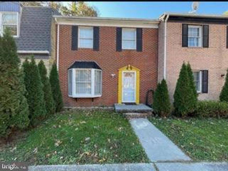 *Shenandoah University Students Welcome* SPECTACULAR OPPORTUNITY to rent this home.  Verizon Fios Wi-Fi is included with the rent! Equipped with everything you need, kitchenware, bedding, cleaning supplies, and more! Great commuter's location, just minutes to I-81! NO HOA! Enter through the light and bright living room which connects to the dining room and kitchen. The kitchen has updated SS appliances and a tile backsplash.  A full bath and laundry room complete the first floor. Upstairs are 3 bedrooms with good closet space and a full bathroom which has a newer vanity, mirror, and vinyl flooring.  The backyard is fully fenced, perfect for outdoor entertaining.