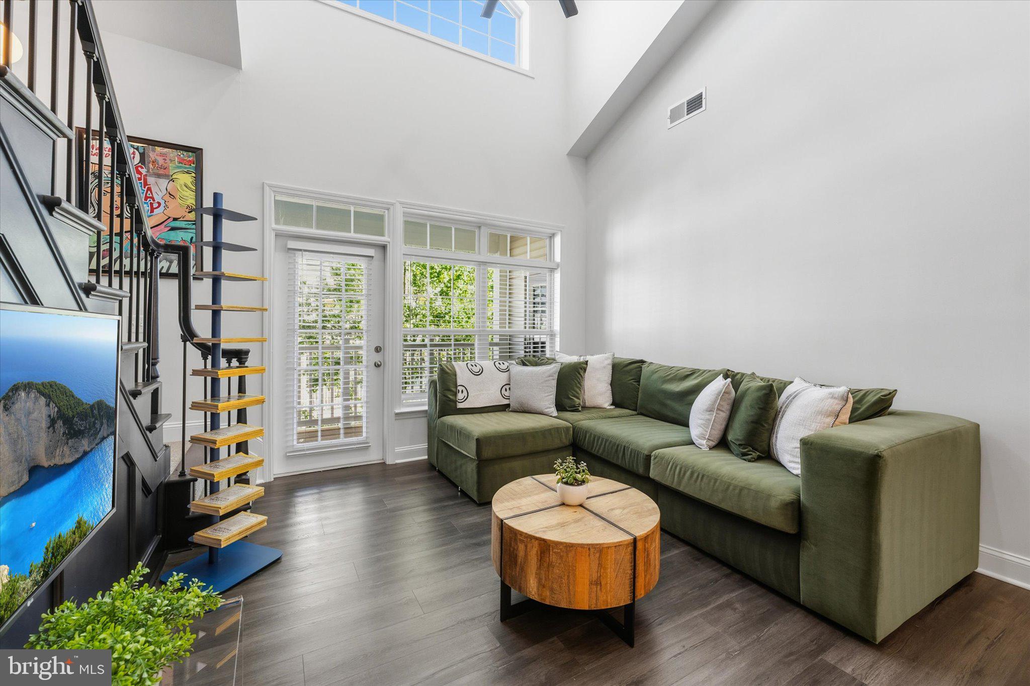 503 SUNSET VIEW TERRACE SE 404