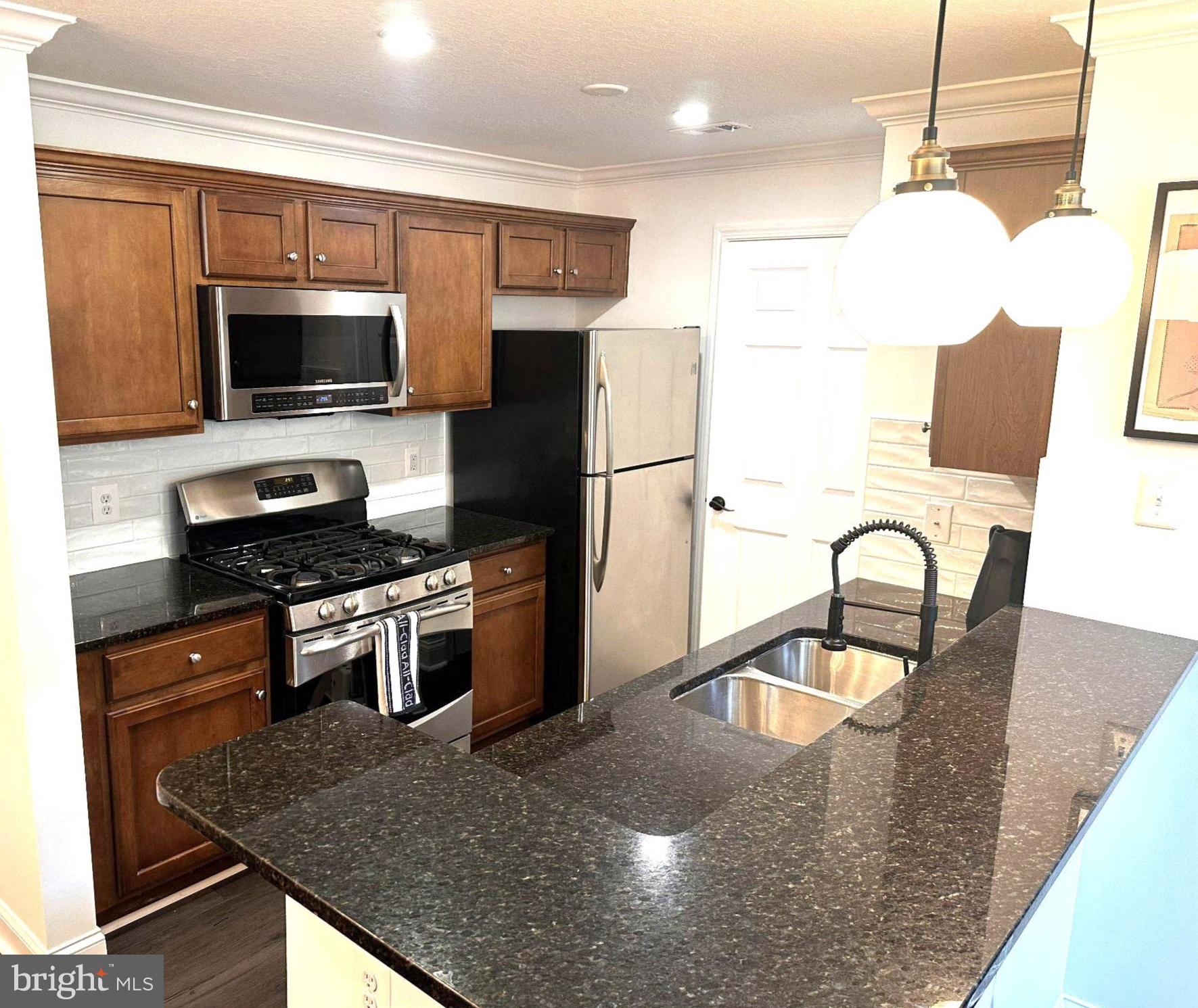 503 SUNSET VIEW TERRACE SE 404