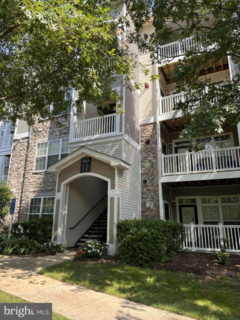 Photo of 503 Sunset View Terrace SE #404, LEESBURG, VA 20175 (MLS # VALO2135426)