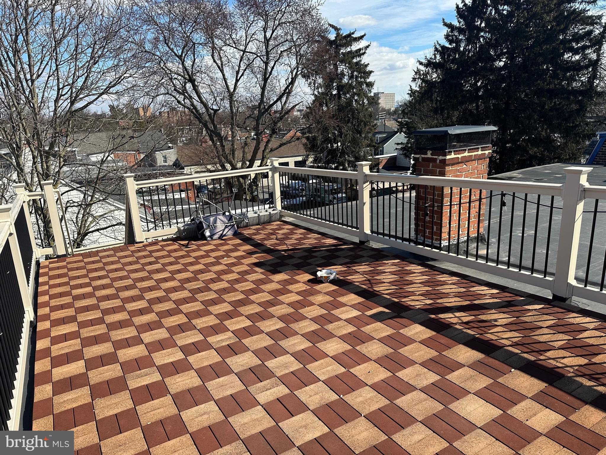 CHESTNUT HILL - Residential