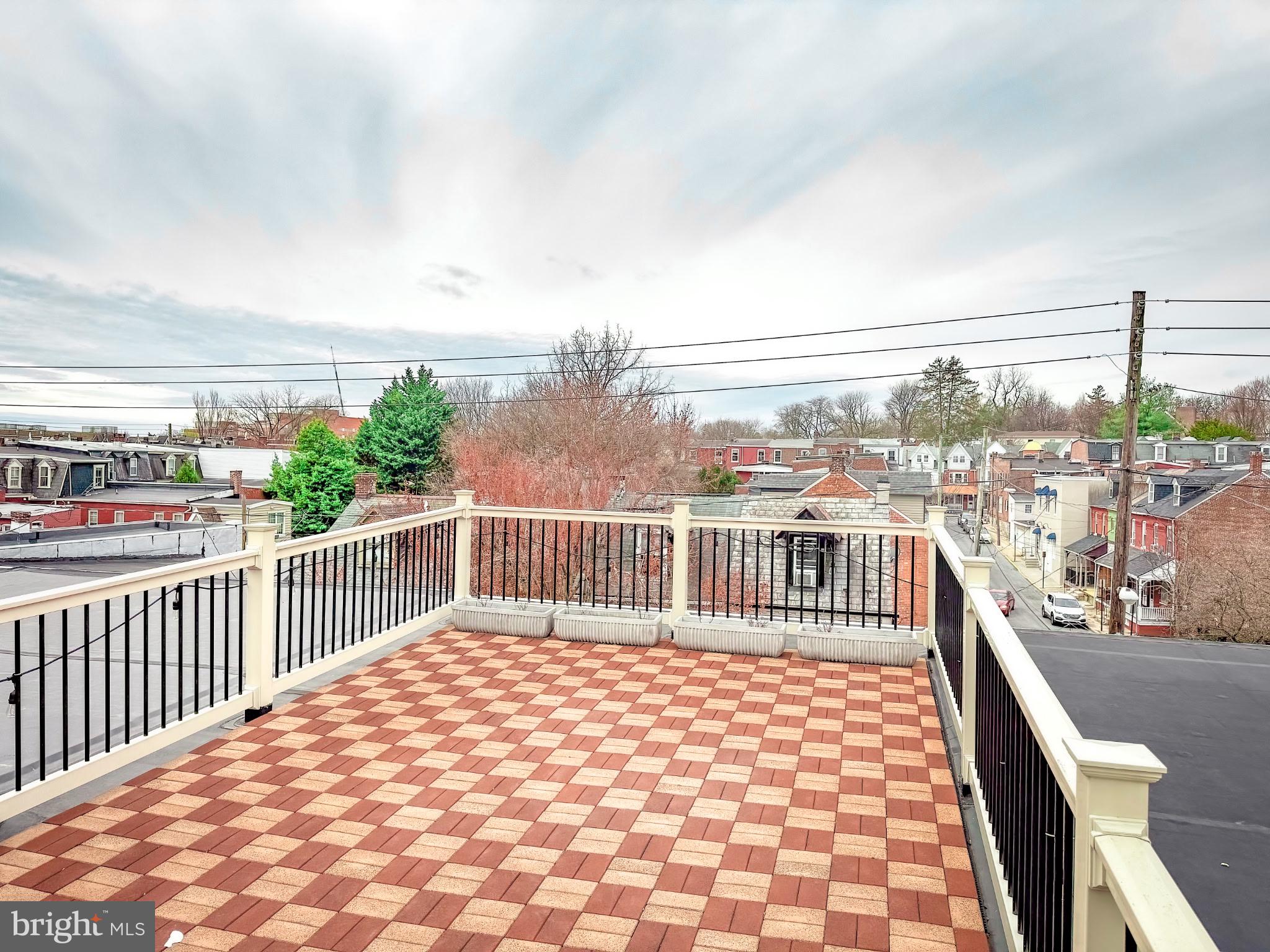 CHESTNUT HILL - Residential