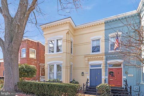 Townhouse For Sale - 226 N Saint Asaph Street<br/> ALEXANDRIA, VA 22314