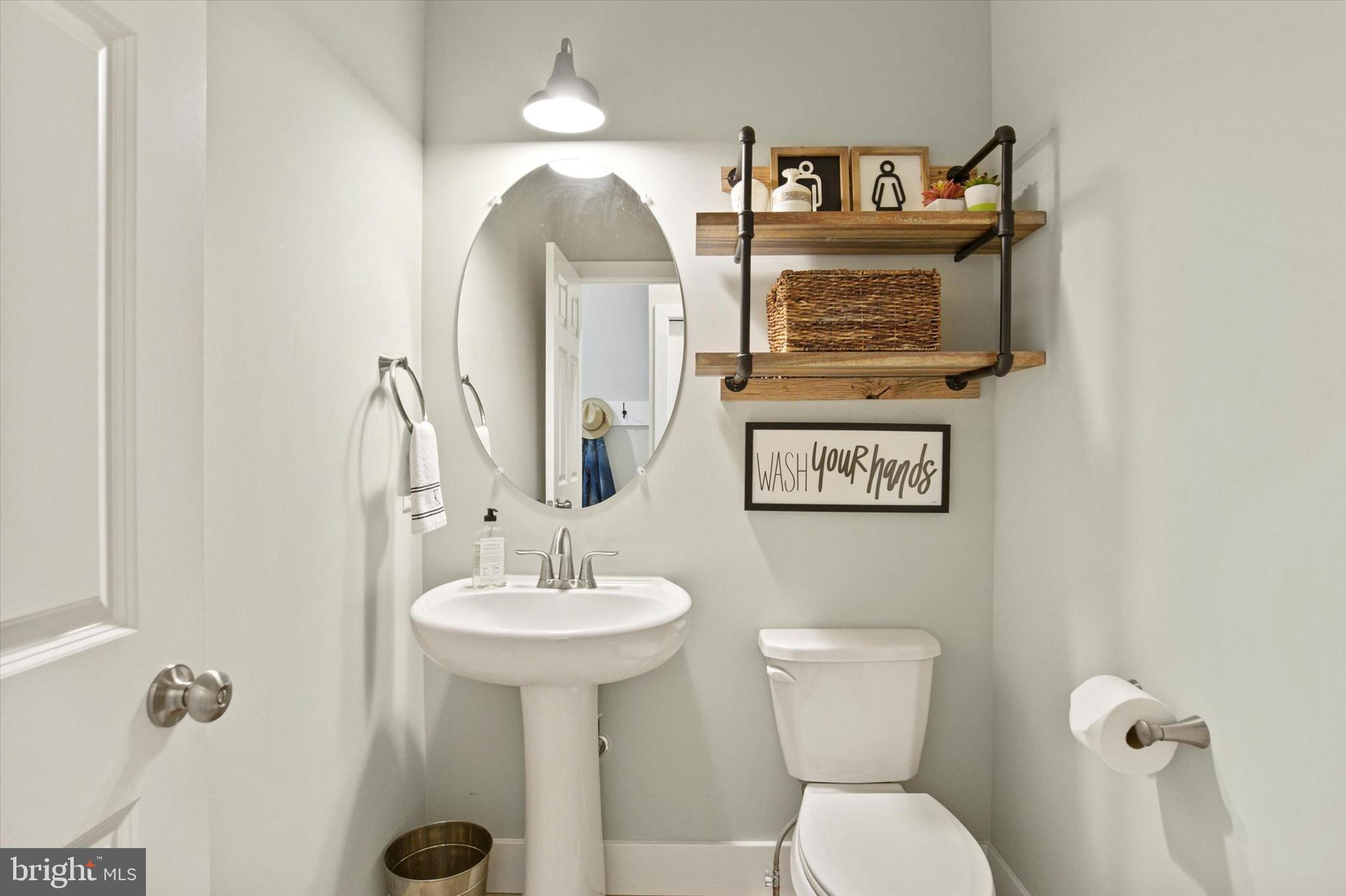 MADISON COURT - Residential