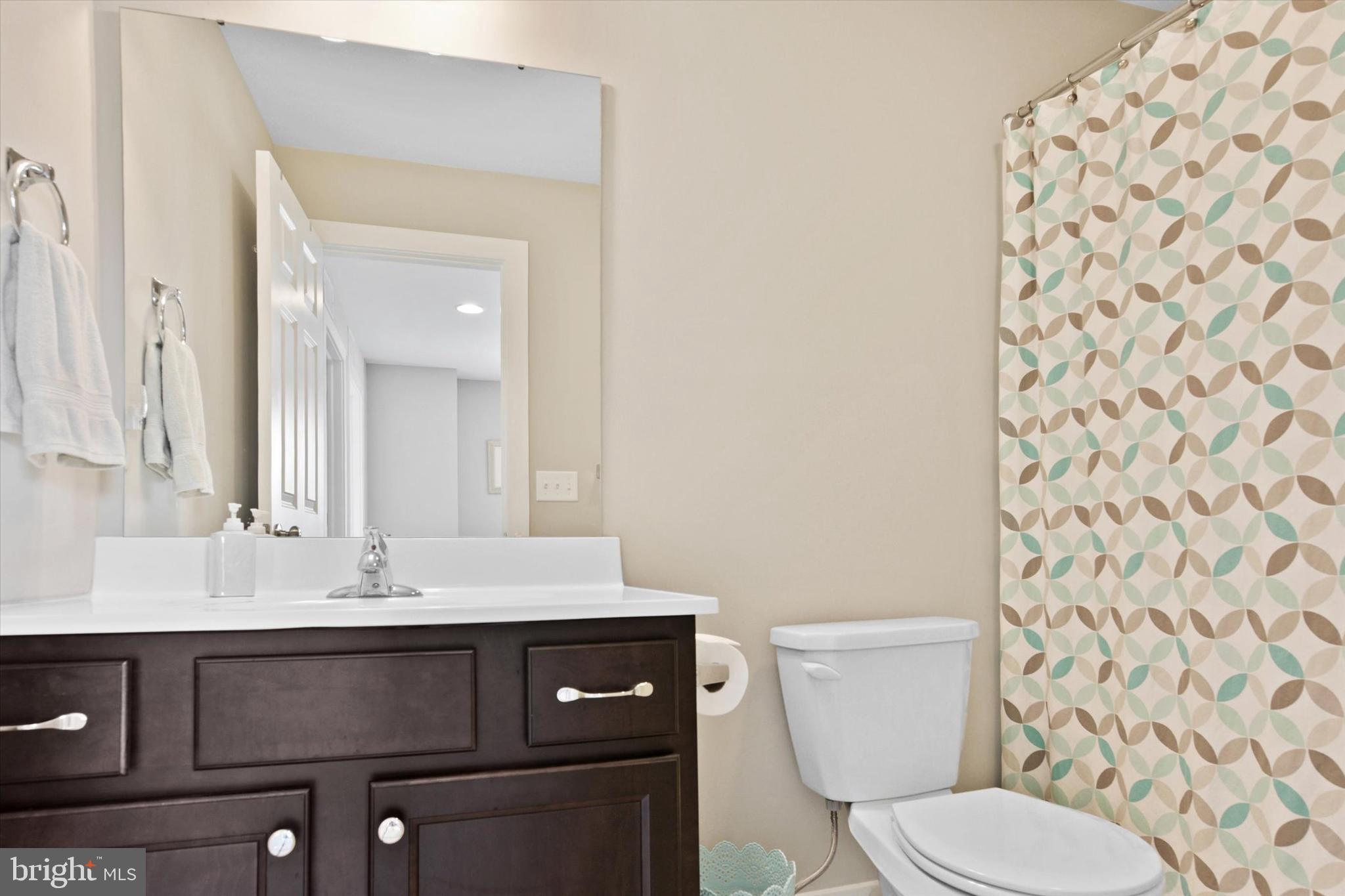 MADISON COURT - Residential