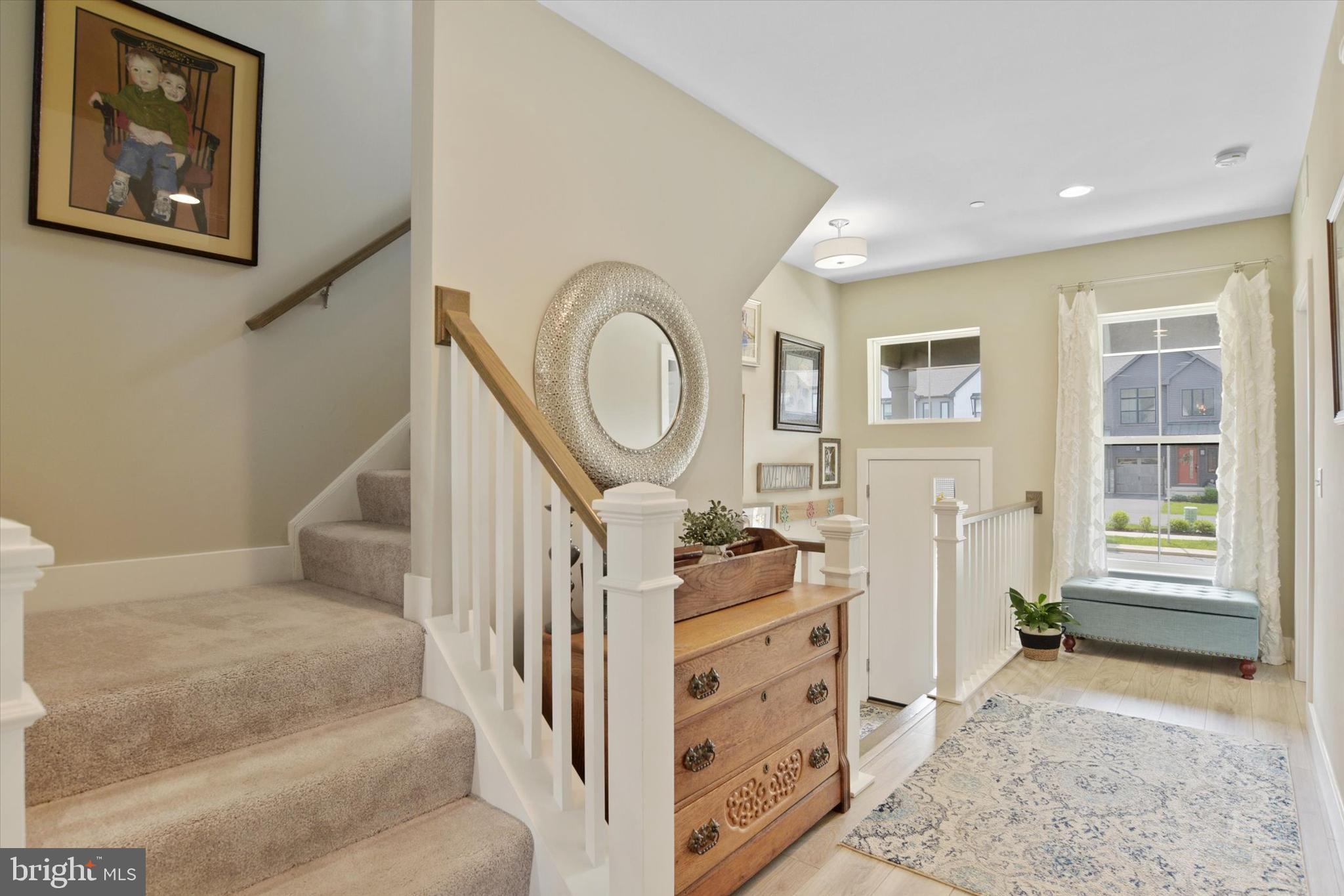 MADISON COURT - Residential