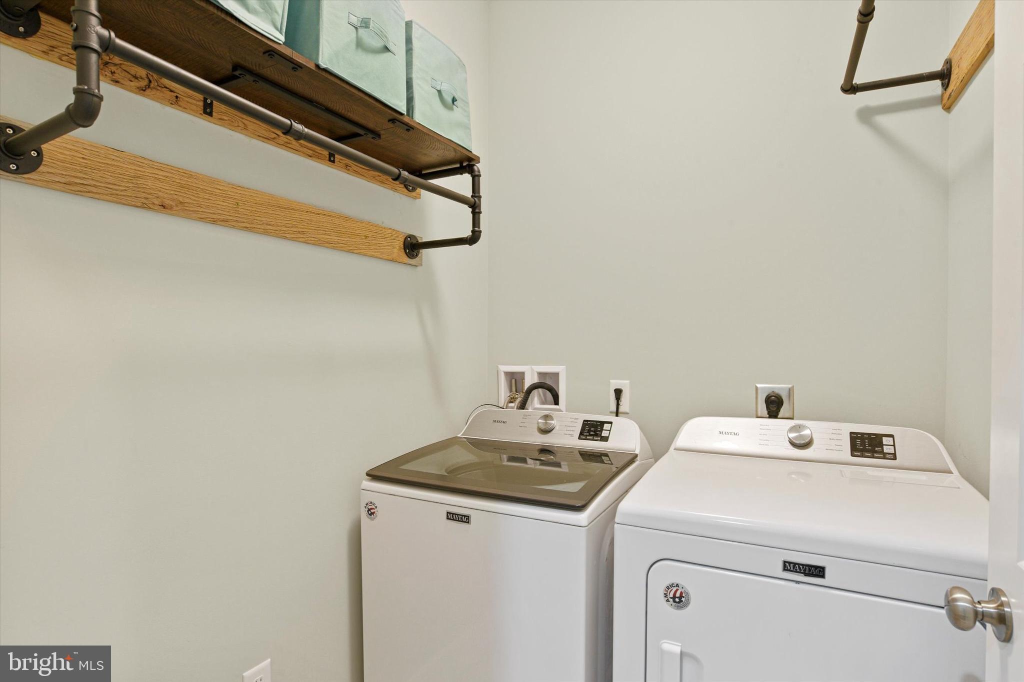 MADISON COURT - Residential