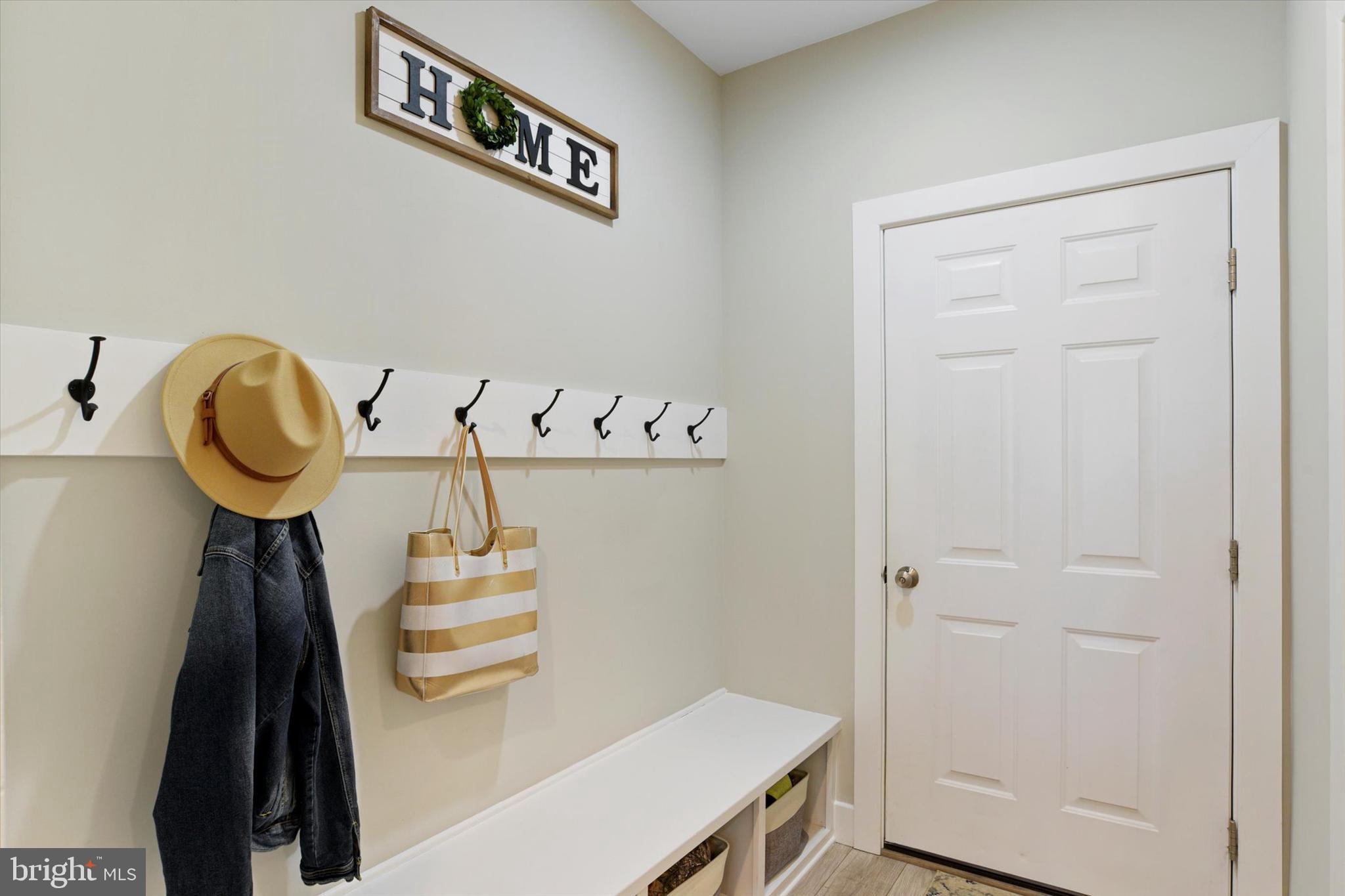 MADISON COURT - Residential