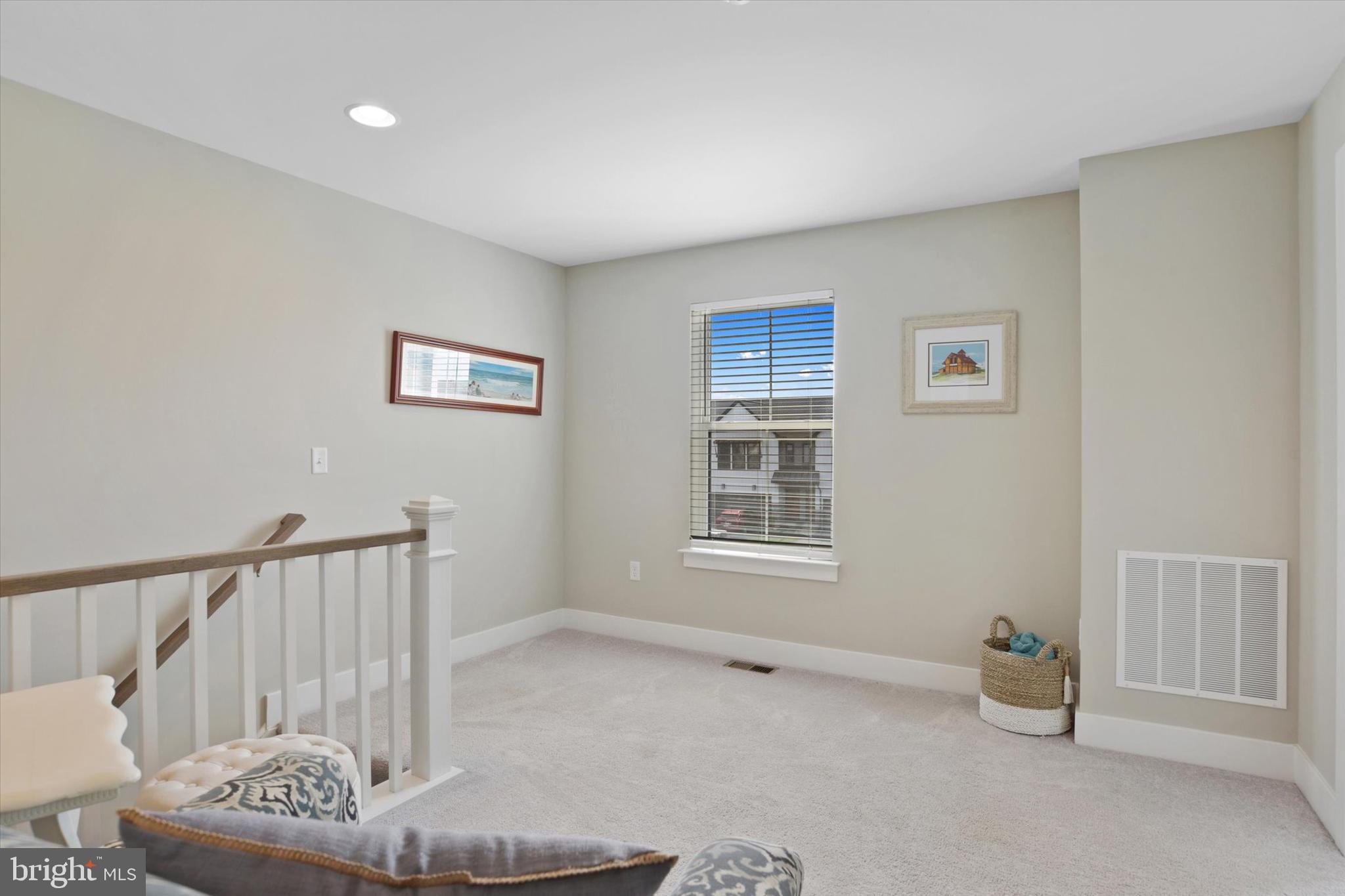 MADISON COURT - Residential