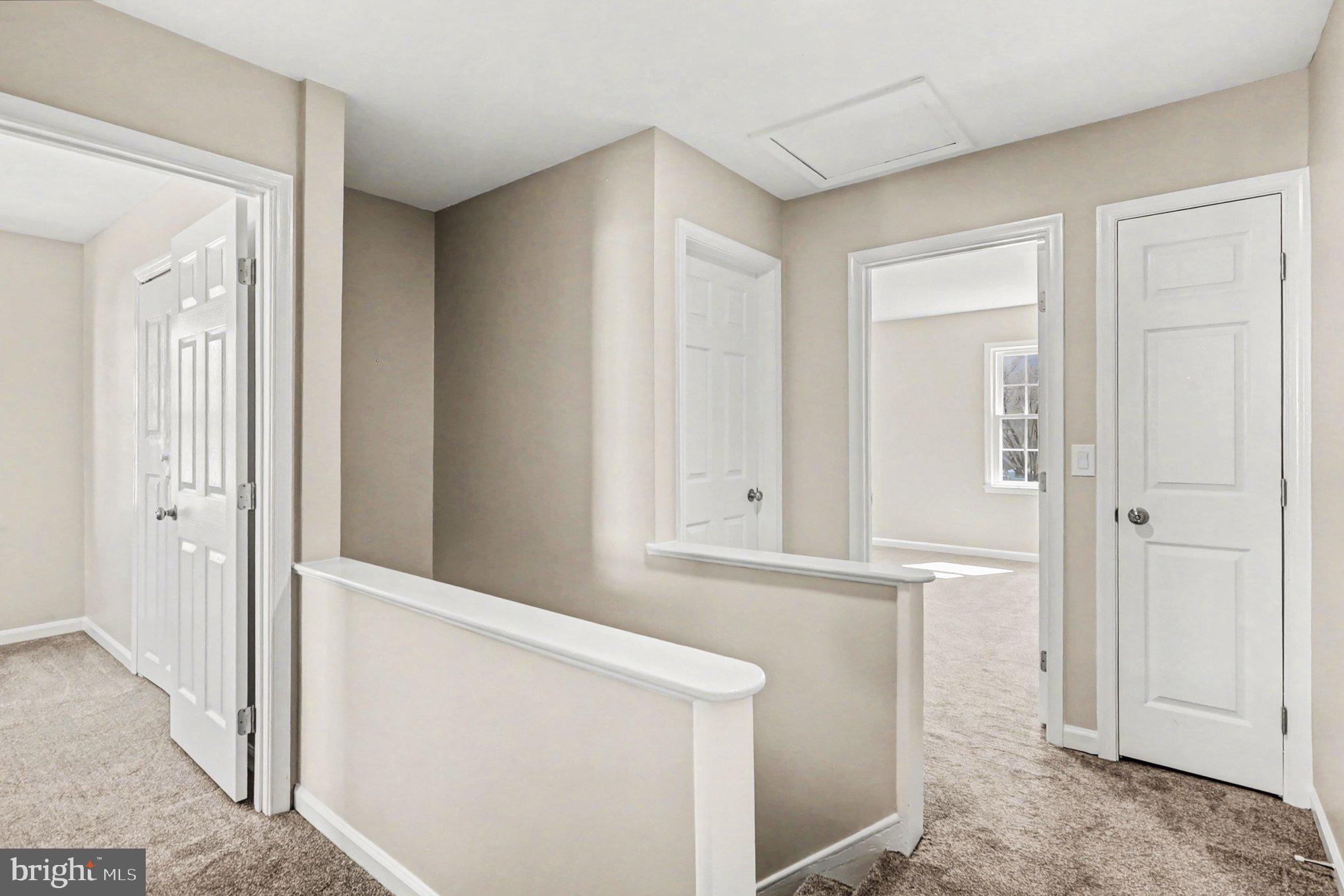 TOWN & COUNTRY TOWNHOUSES - Residential