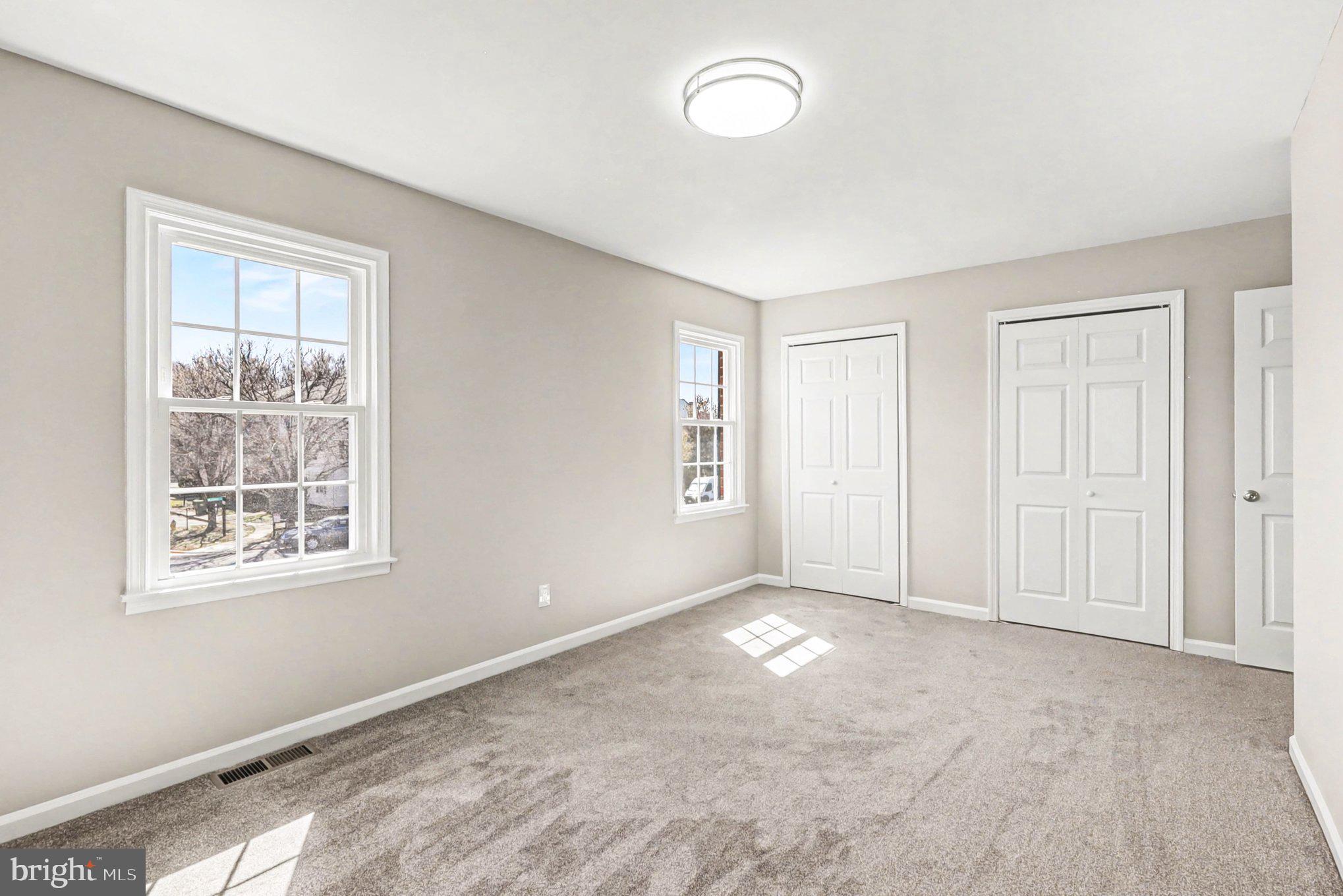 TOWN & COUNTRY TOWNHOUSES - Residential