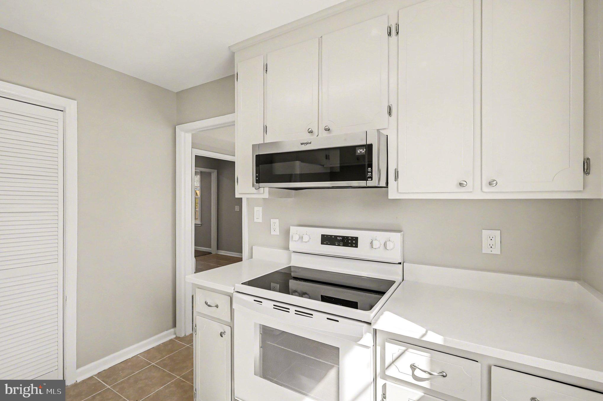 TOWN & COUNTRY TOWNHOUSES - Residential