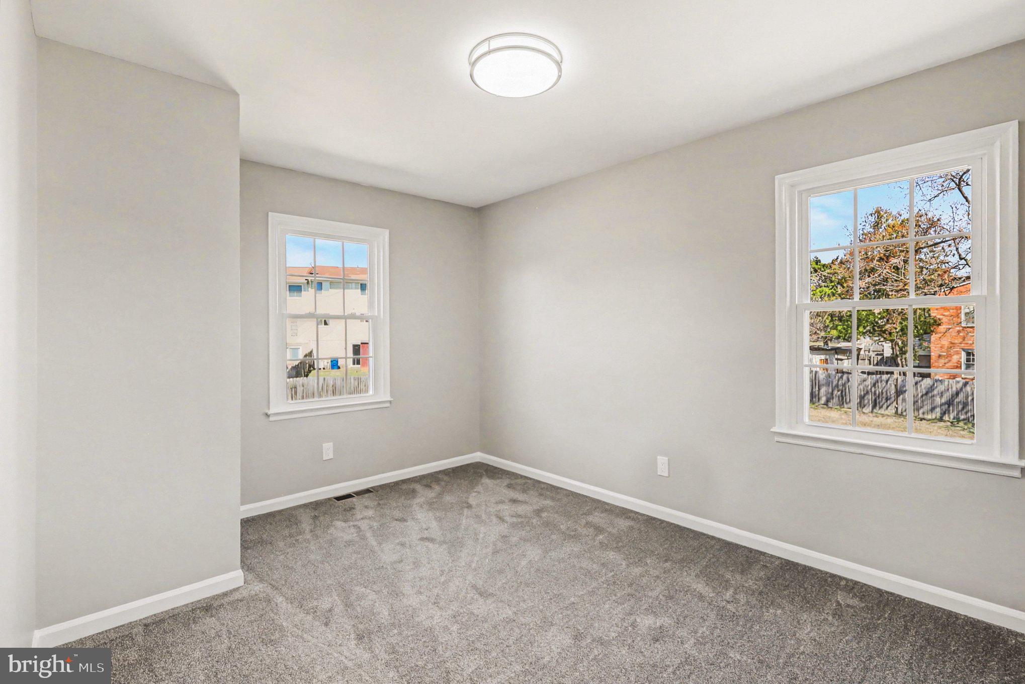 TOWN & COUNTRY TOWNHOUSES - Residential